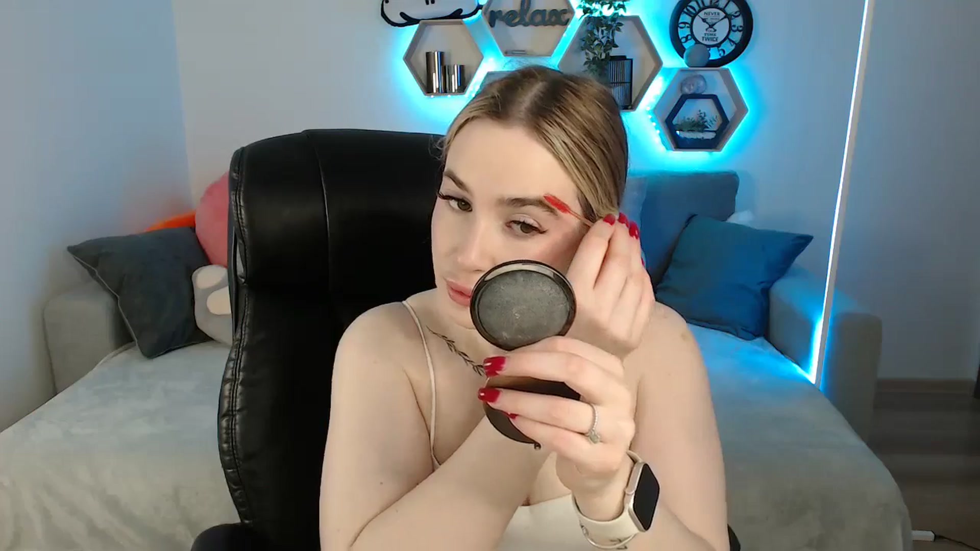 Gallery image thumbnail from SabrinaViolet's myfreecams stream on, 05/31/2025, 08:48 image 5 of 20