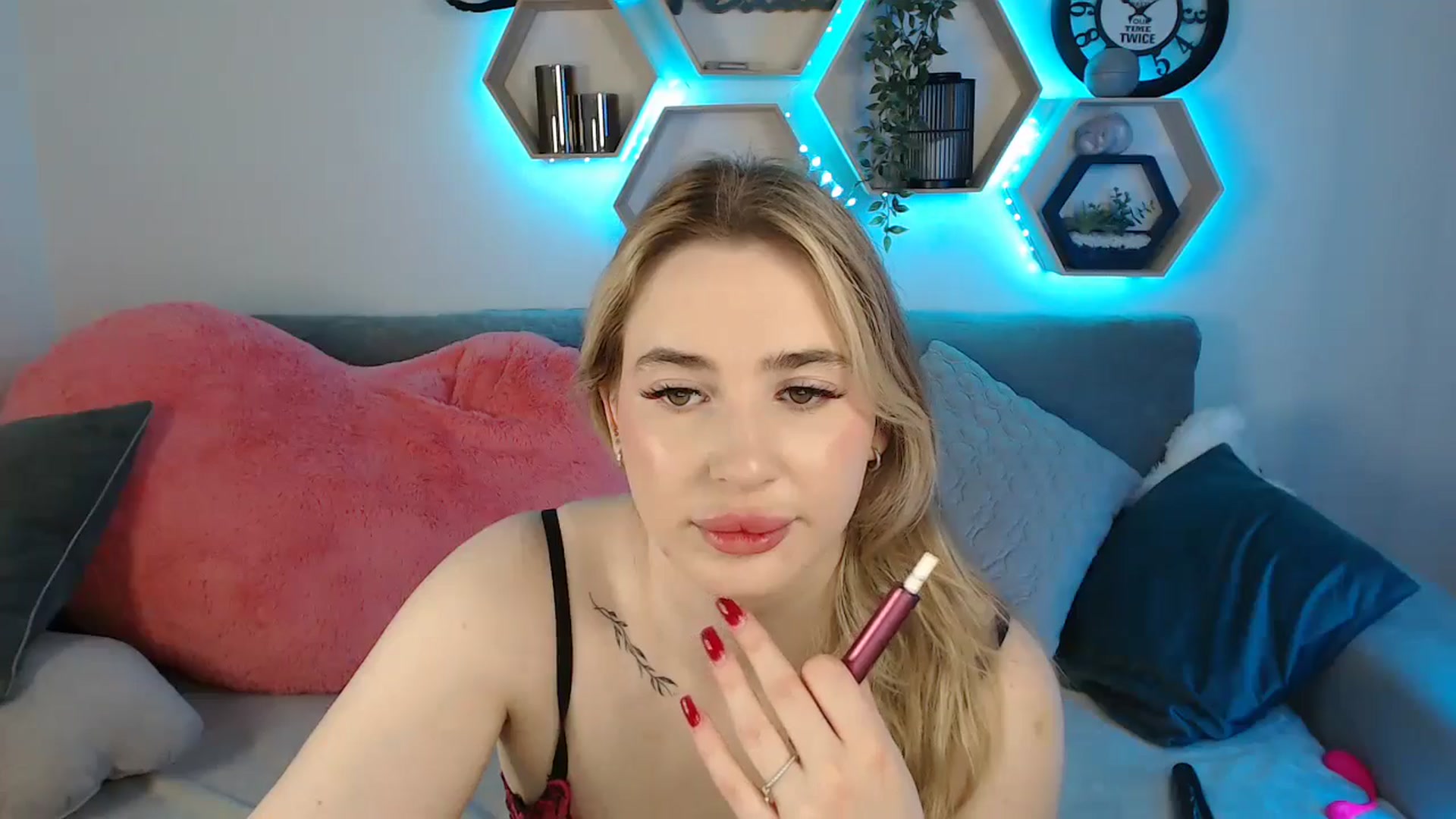 Gallery image thumbnail from SabrinaViolet's myfreecams stream on, 05/31/2025, 10:48 image 2 of 20