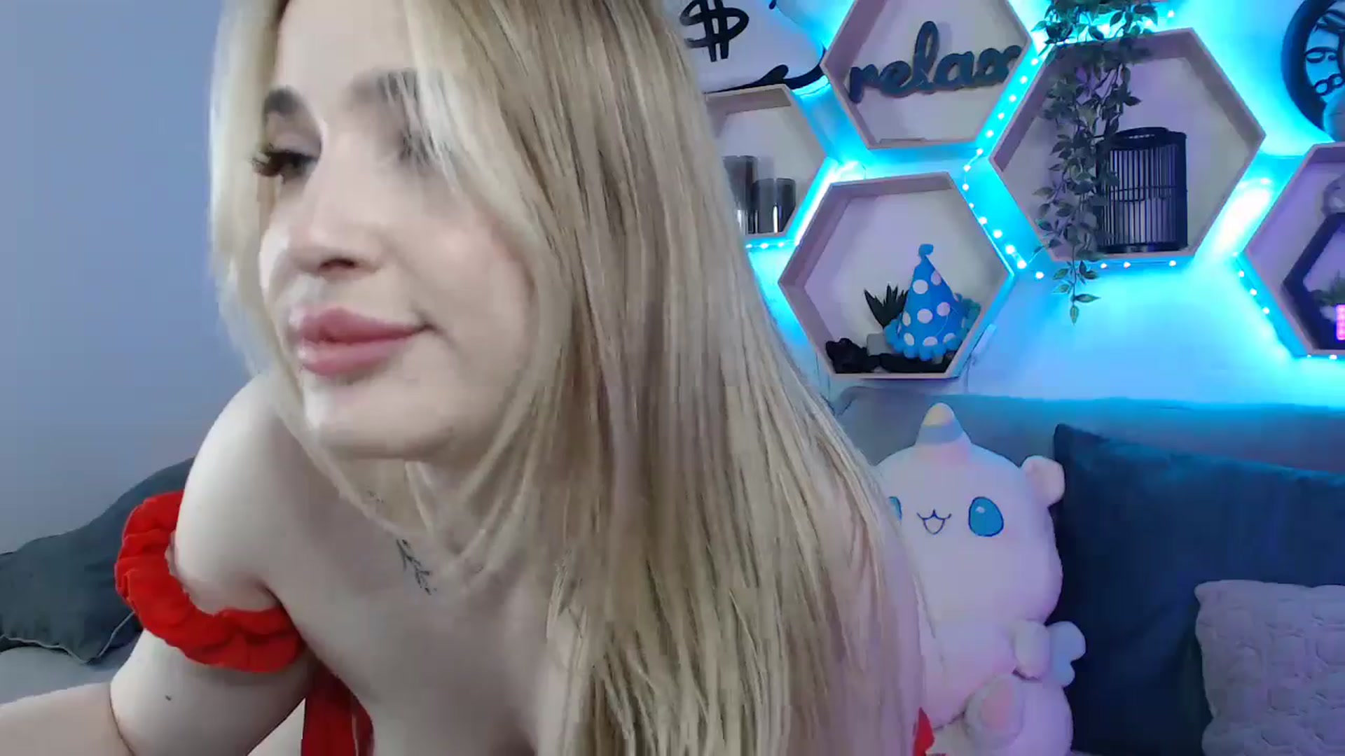 Gallery image thumbnail from SabrinaViolet's myfreecams stream on, 06/01/2025, 10:22 image 16 of 20