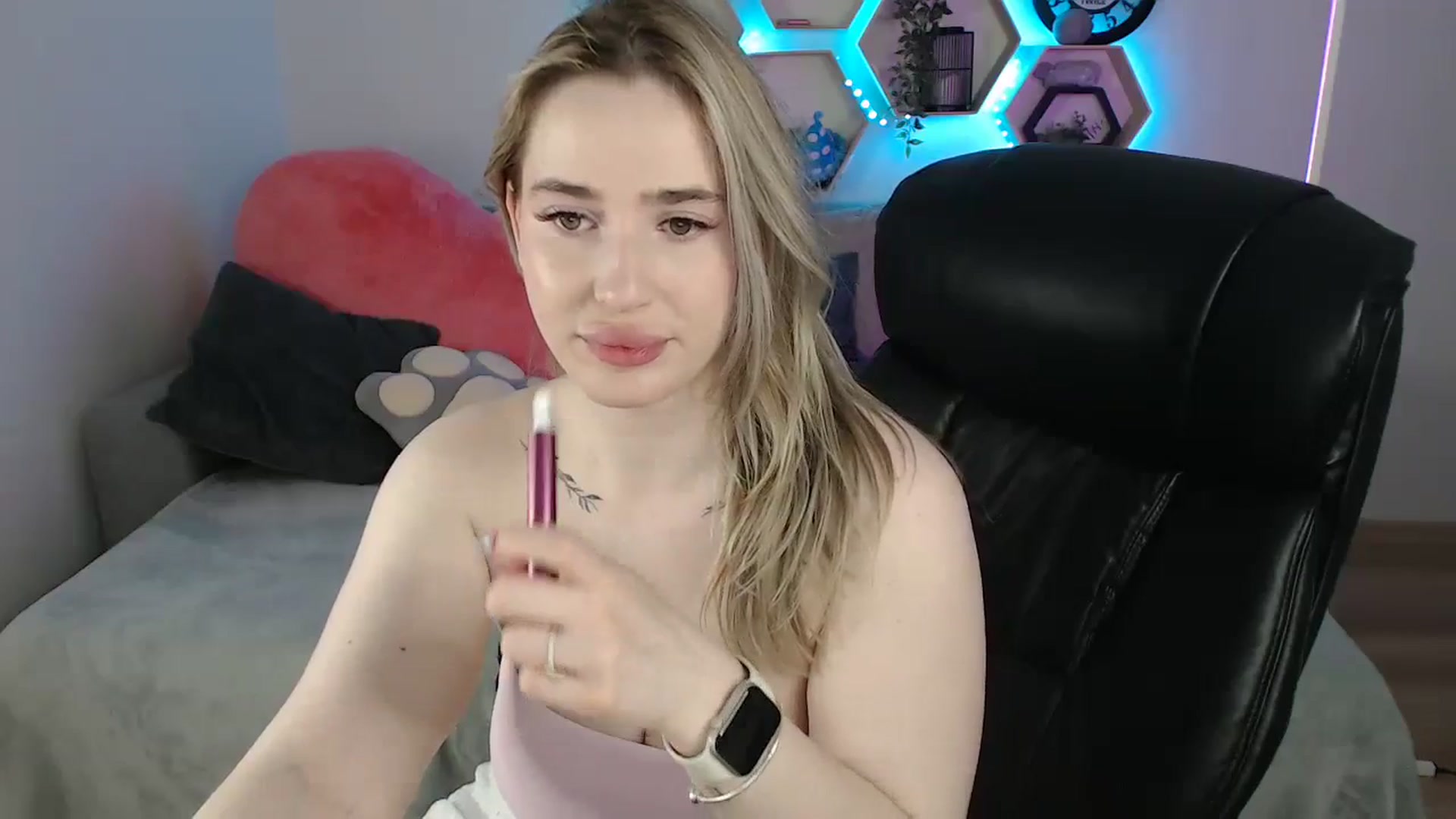 Gallery image thumbnail from SabrinaViolet's myfreecams stream on, 06/08/2025, 09:44 image 5 of 20