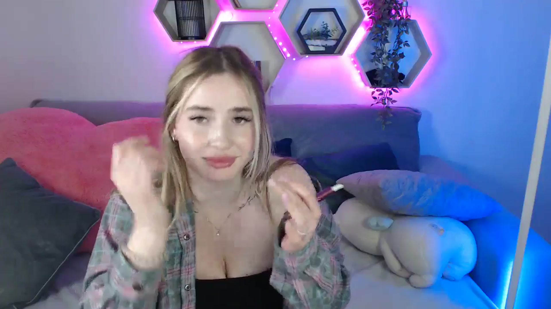 Gallery image thumbnail from SabrinaViolet's myfreecams stream on, 06/30/2025, 13:56 image 11 of 20