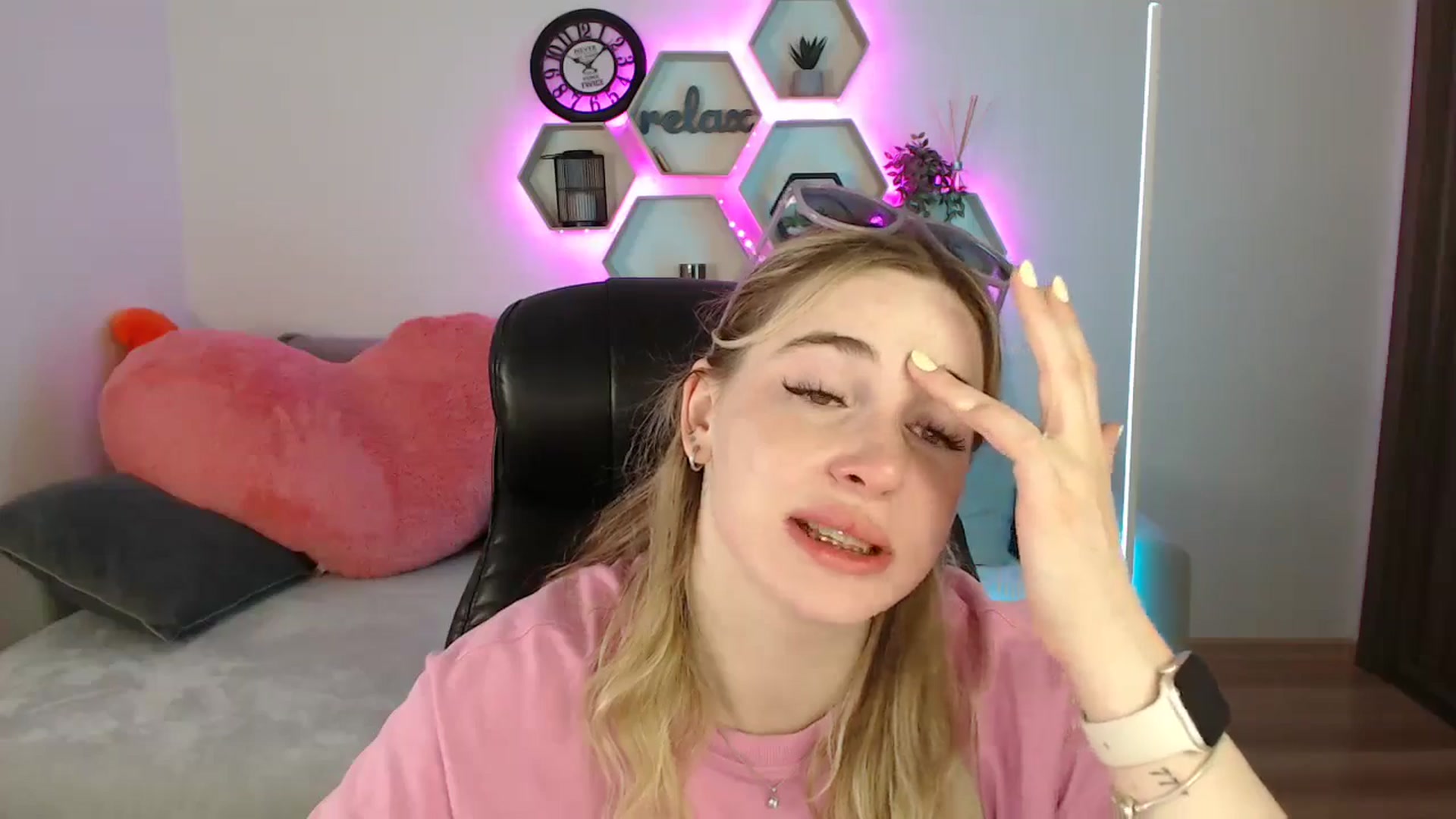 Gallery image thumbnail from SabrinaViolet's myfreecams stream on, 07/04/2025, 08:32 image 3 of 20