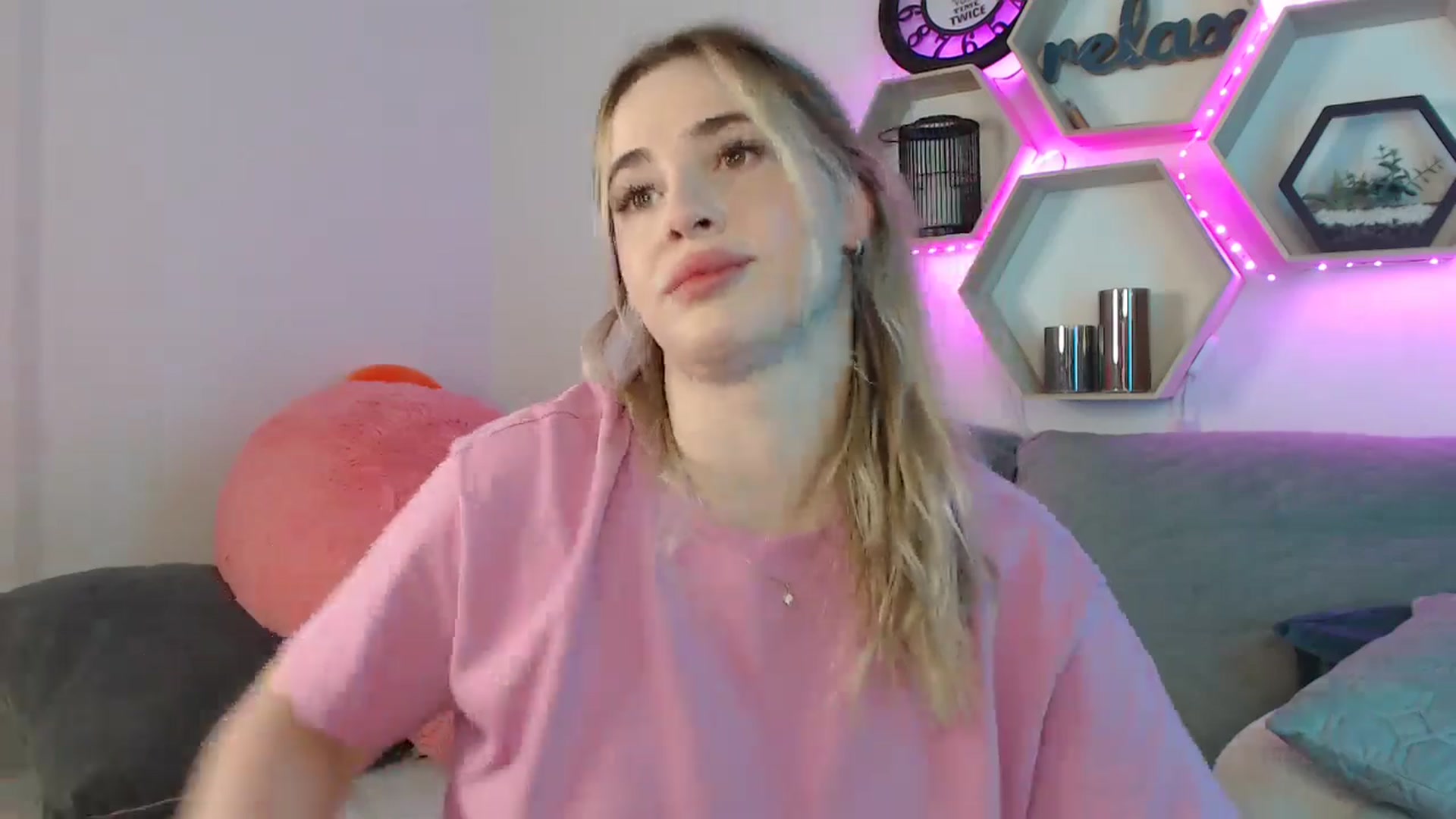 Gallery image thumbnail from SabrinaViolet's myfreecams stream on, 07/04/2025, 09:36 image 18 of 20