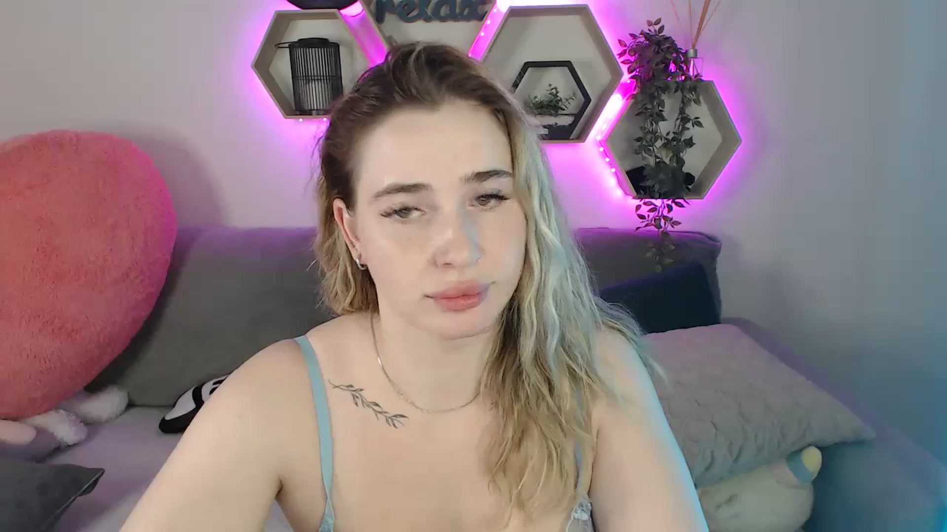 Gallery image thumbnail from SabrinaViolet's myfreecams stream on, 07/09/2025, 11:39 image 20 of 20