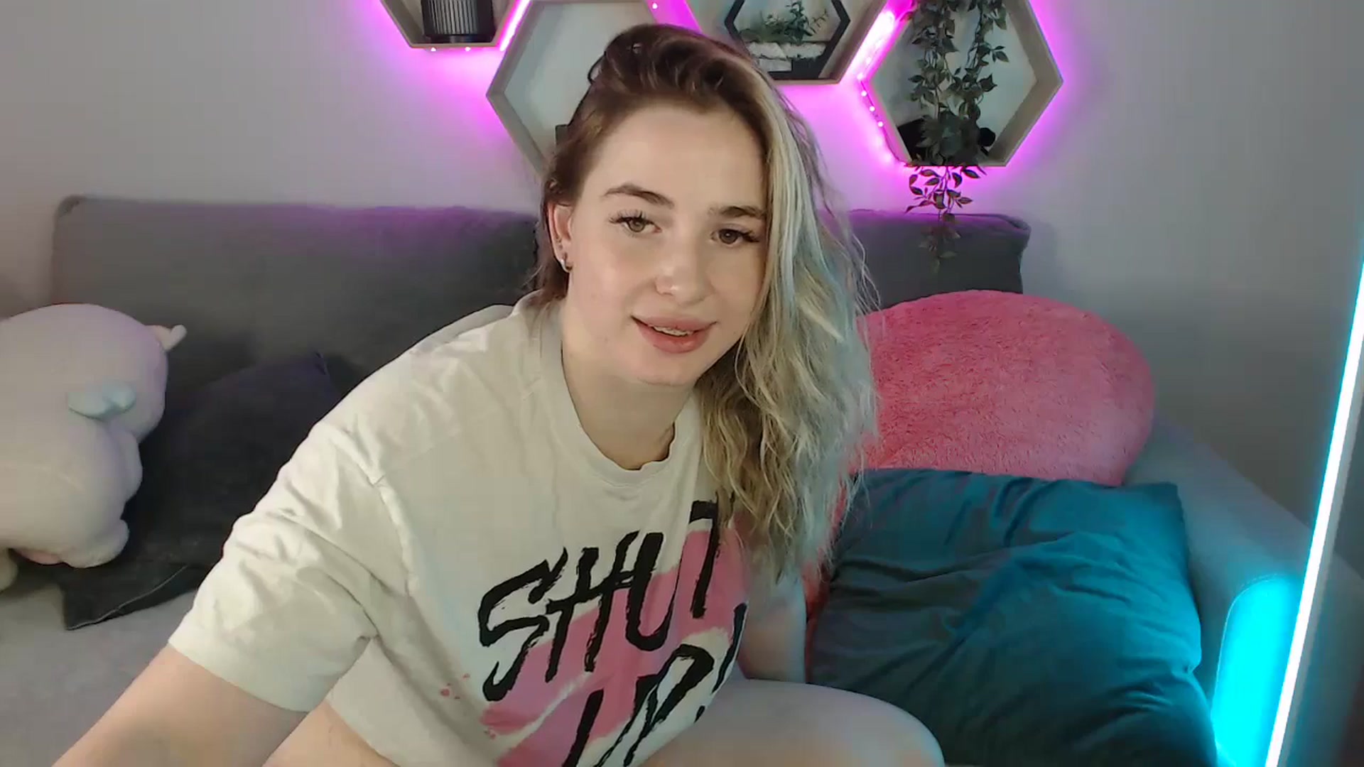 Gallery image thumbnail from SabrinaViolet's myfreecams stream on, 07/11/2025, 13:02 image 15 of 20