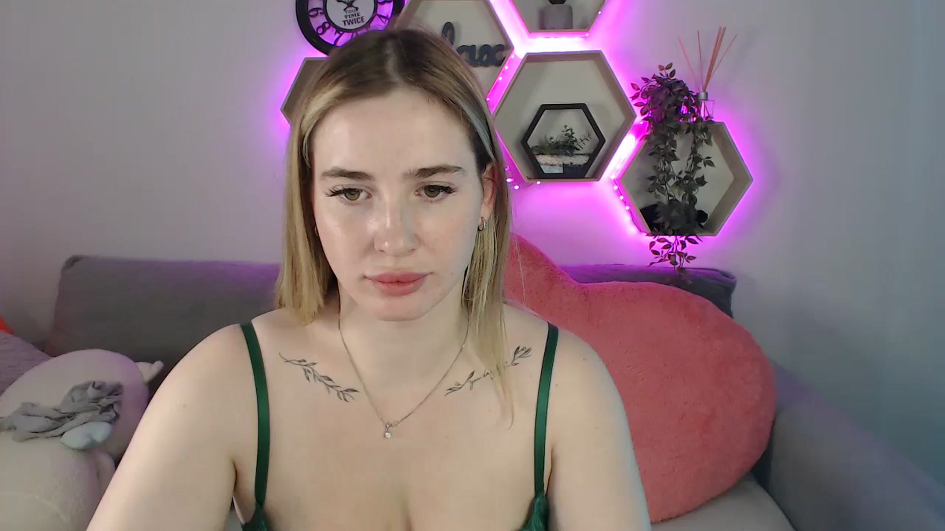 Gallery image thumbnail from SabrinaViolet's myfreecams stream on, 07/12/2025, 12:45 image 20 of 20