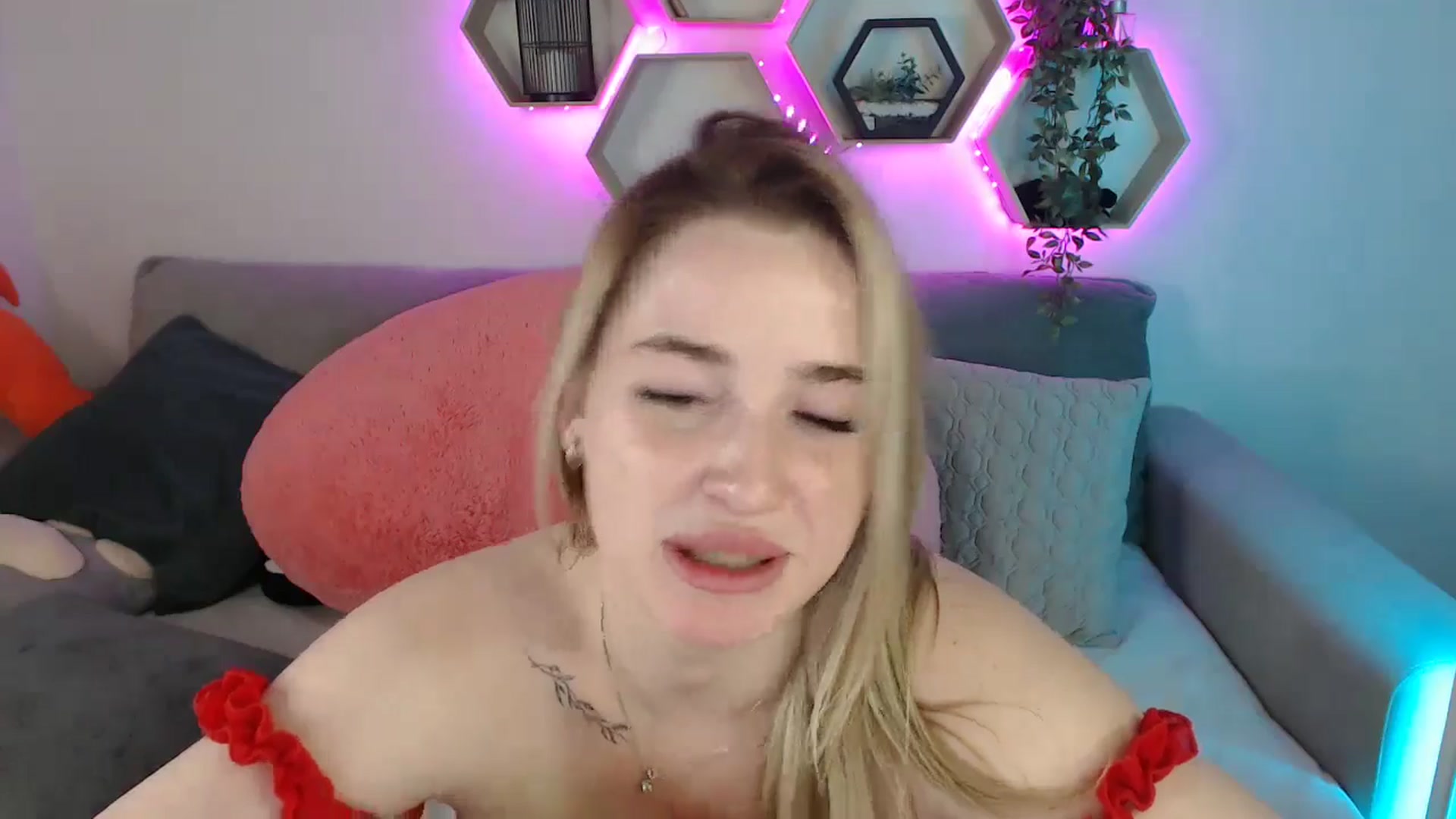 Gallery image thumbnail from SabrinaViolet's myfreecams stream on, 07/14/2025, 13:49 image 17 of 20