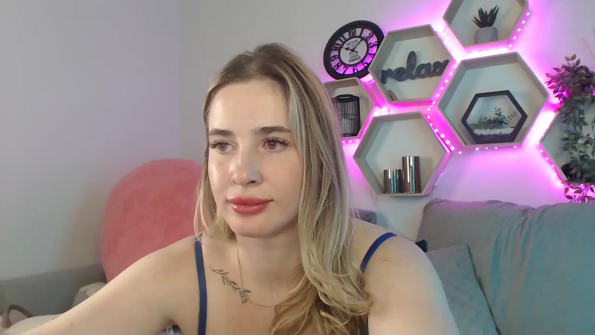 Gallery image thumbnail from SabrinaViolet's myfreecams stream on, 07/19/2025, 13:55 image 2 of 20