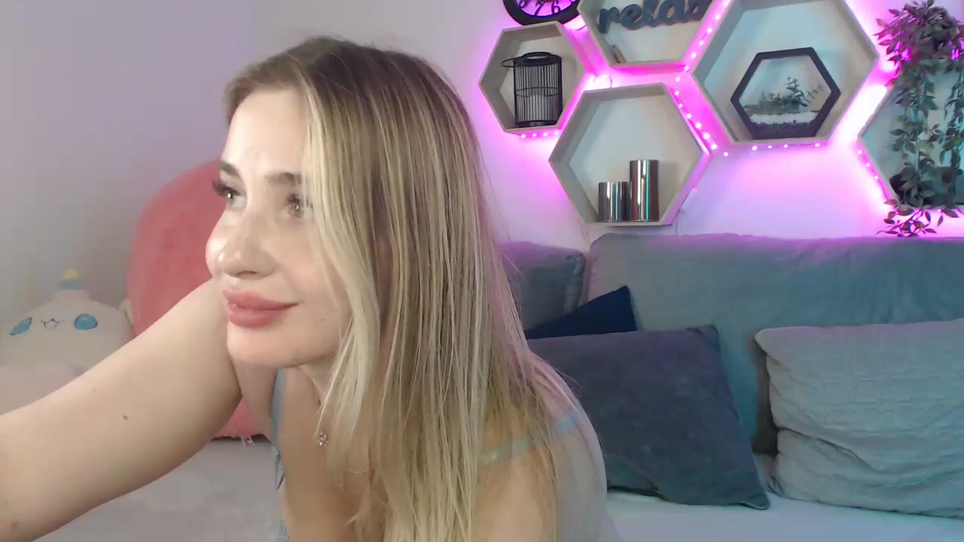 Gallery image thumbnail from SabrinaViolet's myfreecams stream on, 07/20/2025, 12:31 image 13 of 20