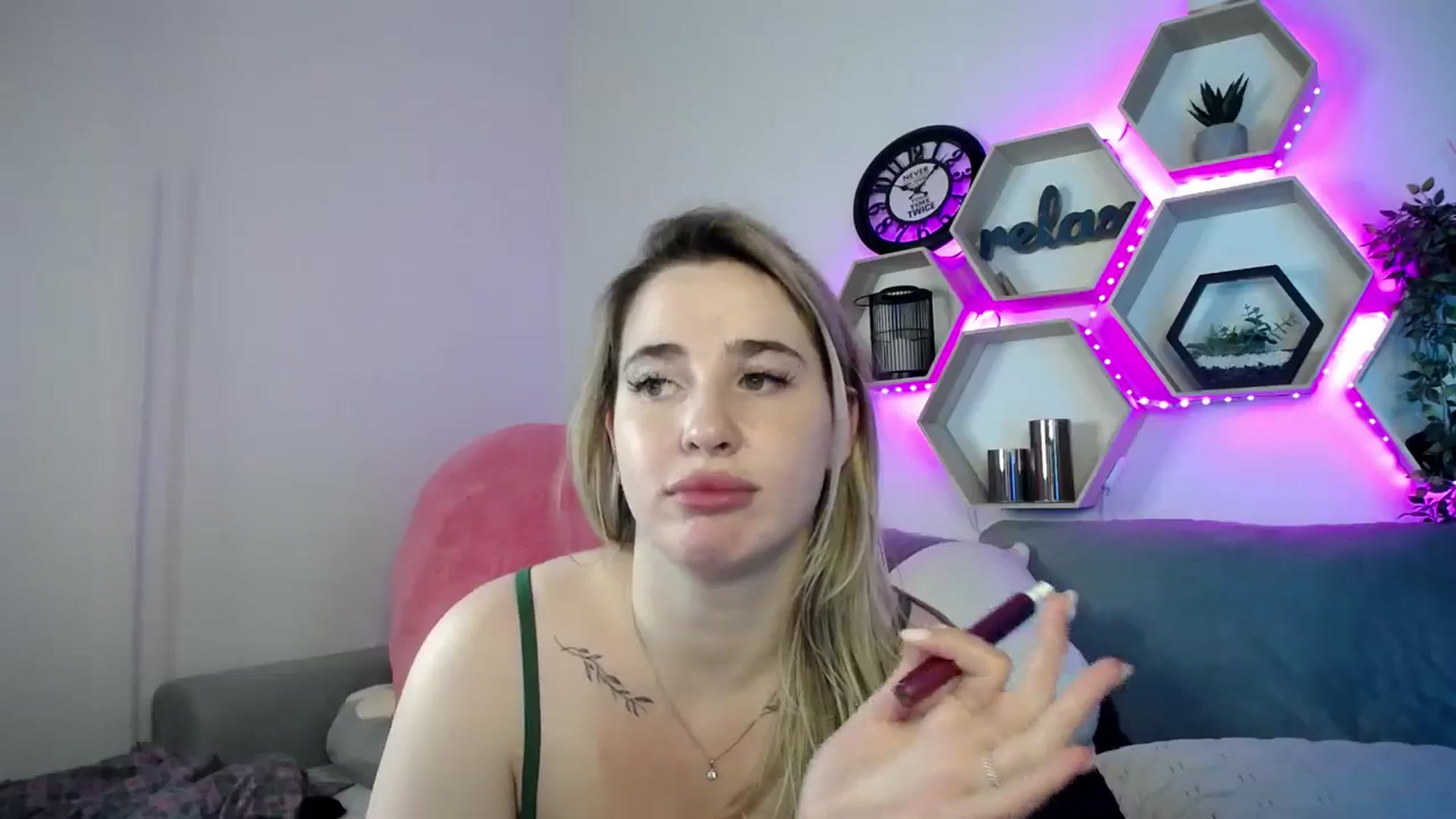 Gallery image thumbnail from SabrinaViolet's myfreecams stream on, 07/22/2025, 13:54 image 5 of 20