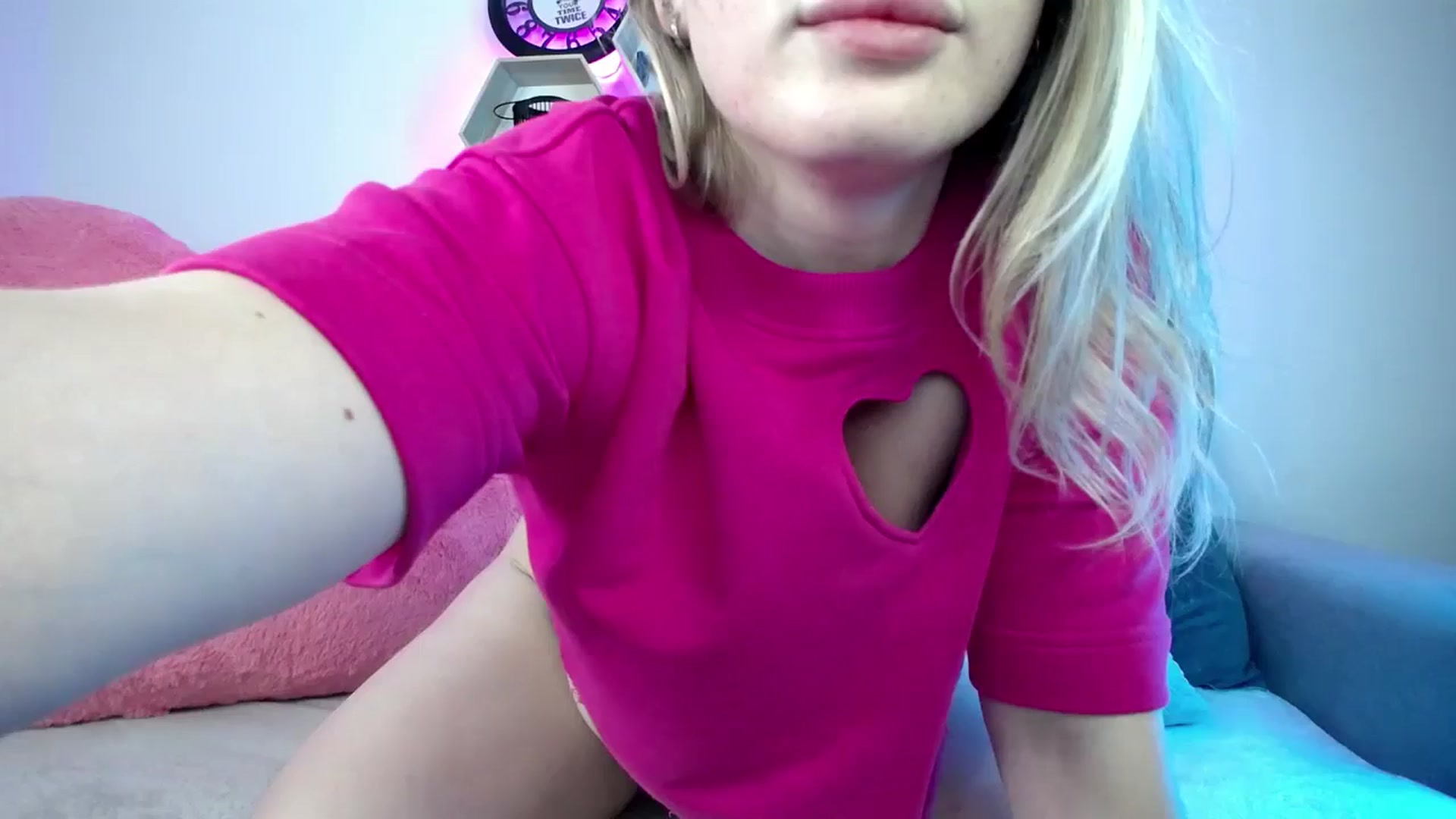 Gallery image thumbnail from SabrinaViolet's myfreecams stream on, 07/23/2025, 10:02 image 16 of 20