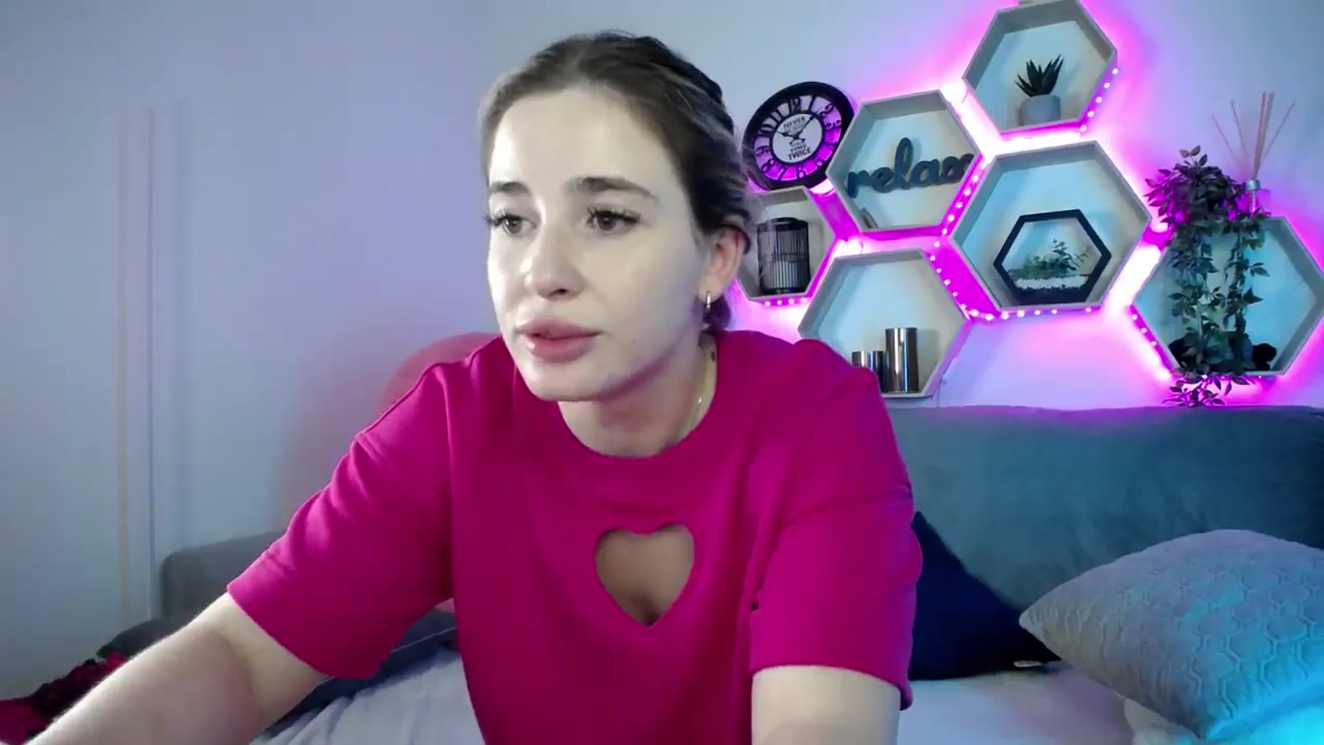 Gallery image thumbnail from SabrinaViolet's myfreecams stream on, 07/23/2025, 13:53 image 4 of 20