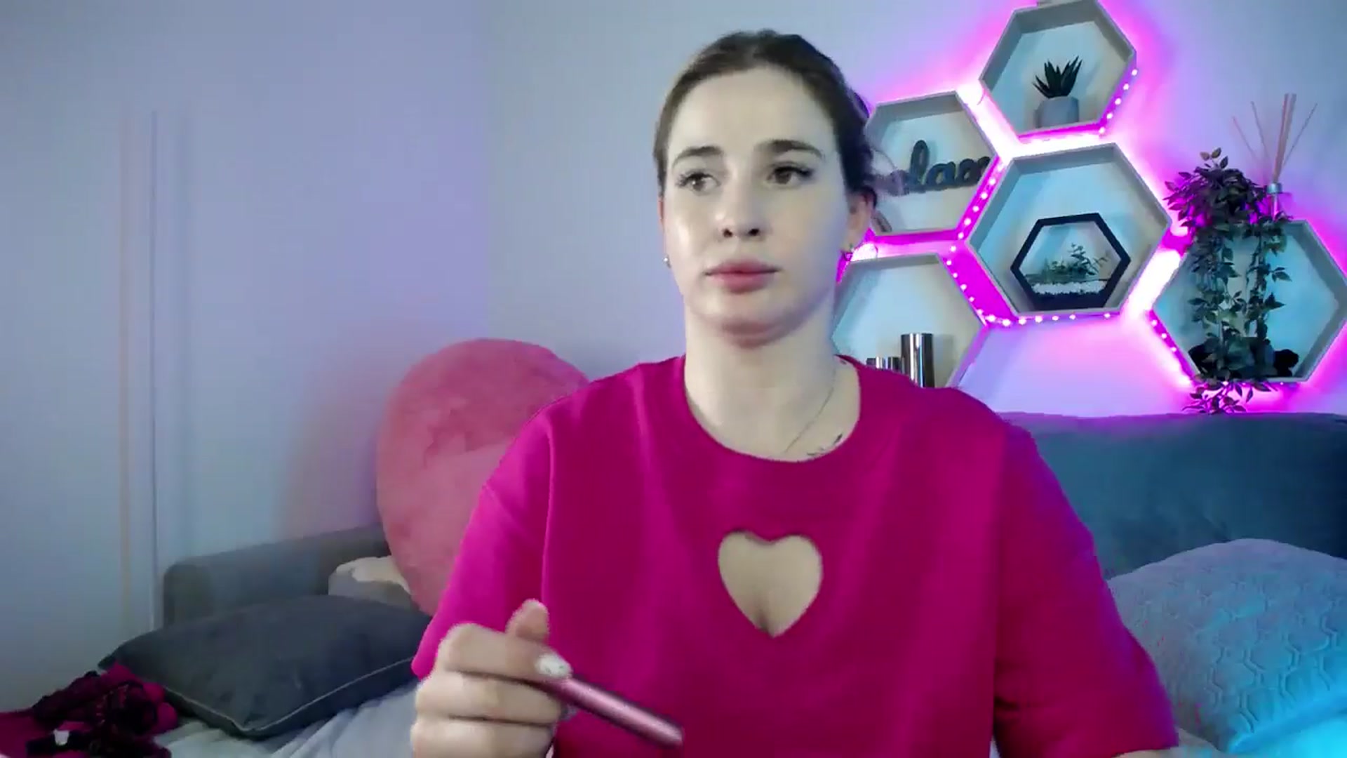 Gallery image thumbnail from SabrinaViolet's myfreecams stream on, 07/23/2025, 13:53 image 3 of 20