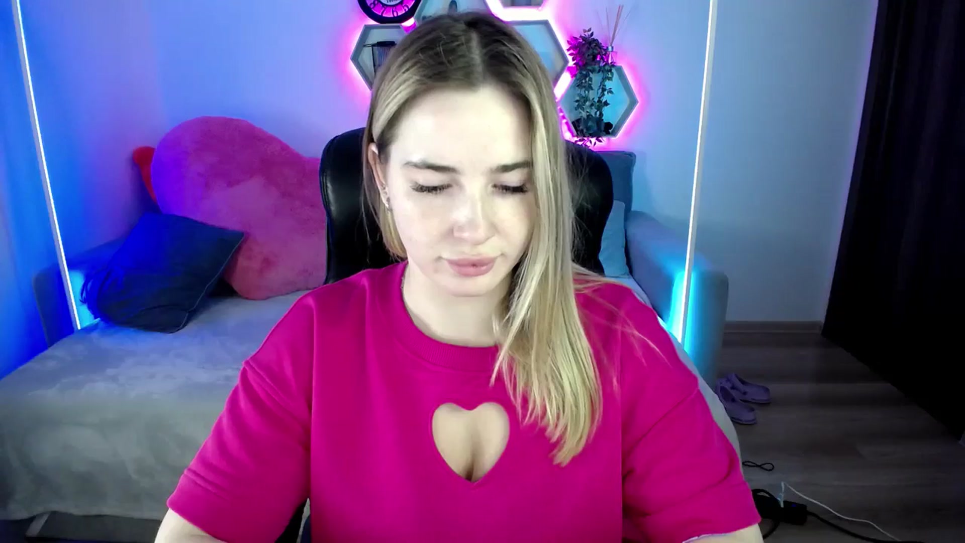 Gallery image thumbnail from SabrinaViolet's myfreecams stream on, 07/25/2025, 08:48 image 19 of 20