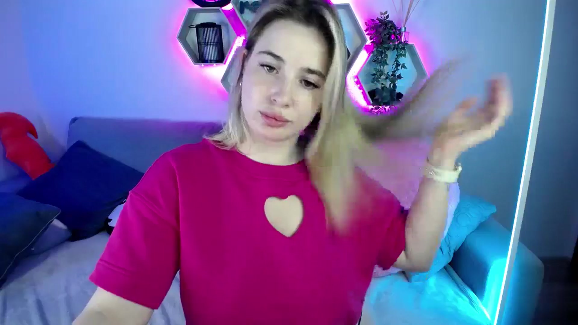 Gallery image thumbnail from SabrinaViolet's myfreecams stream on, 07/25/2025, 13:09 image 6 of 20