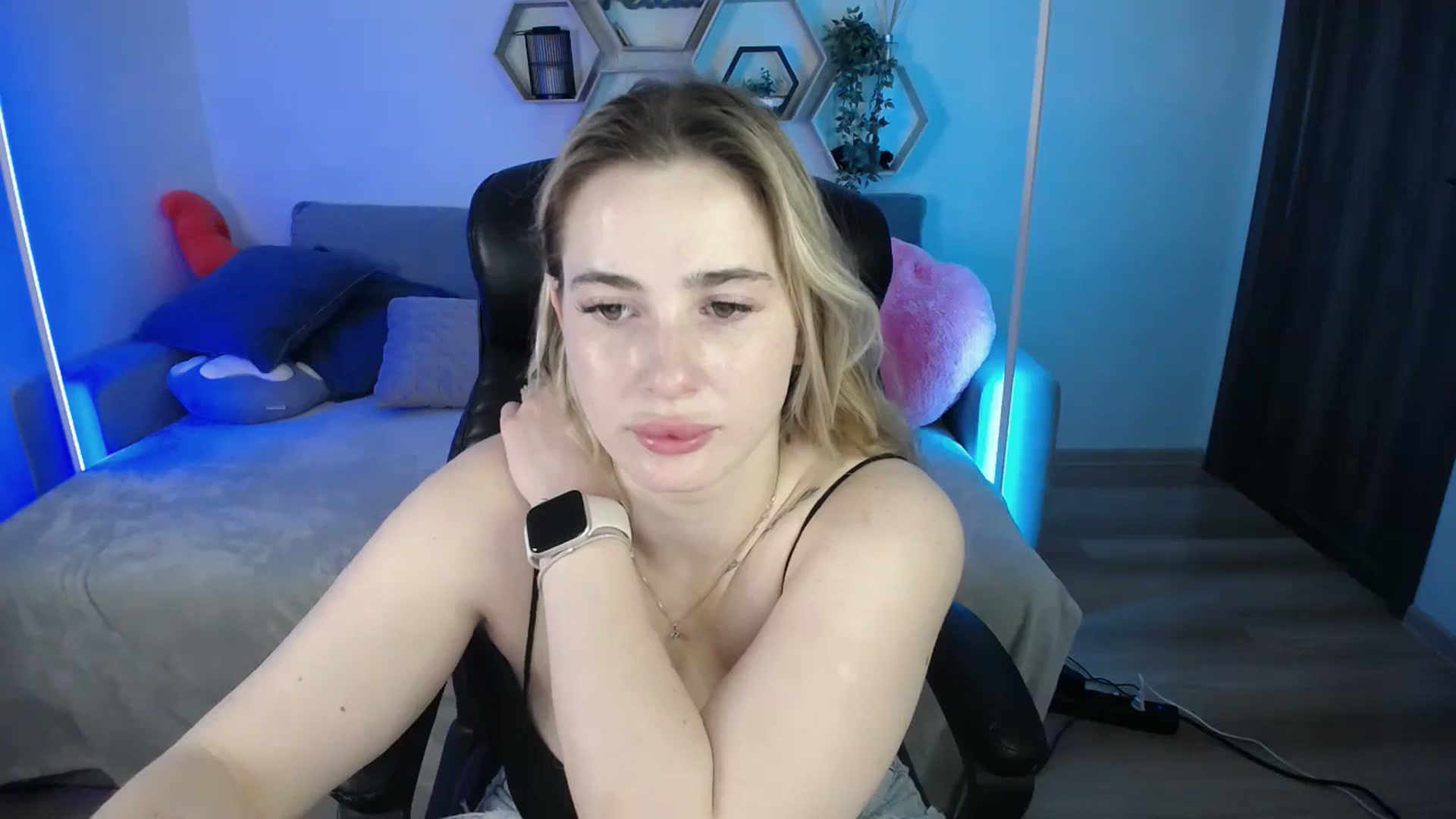 Gallery image thumbnail from SabrinaViolet's myfreecams stream on, 07/29/2025, 09:42 image 7 of 20