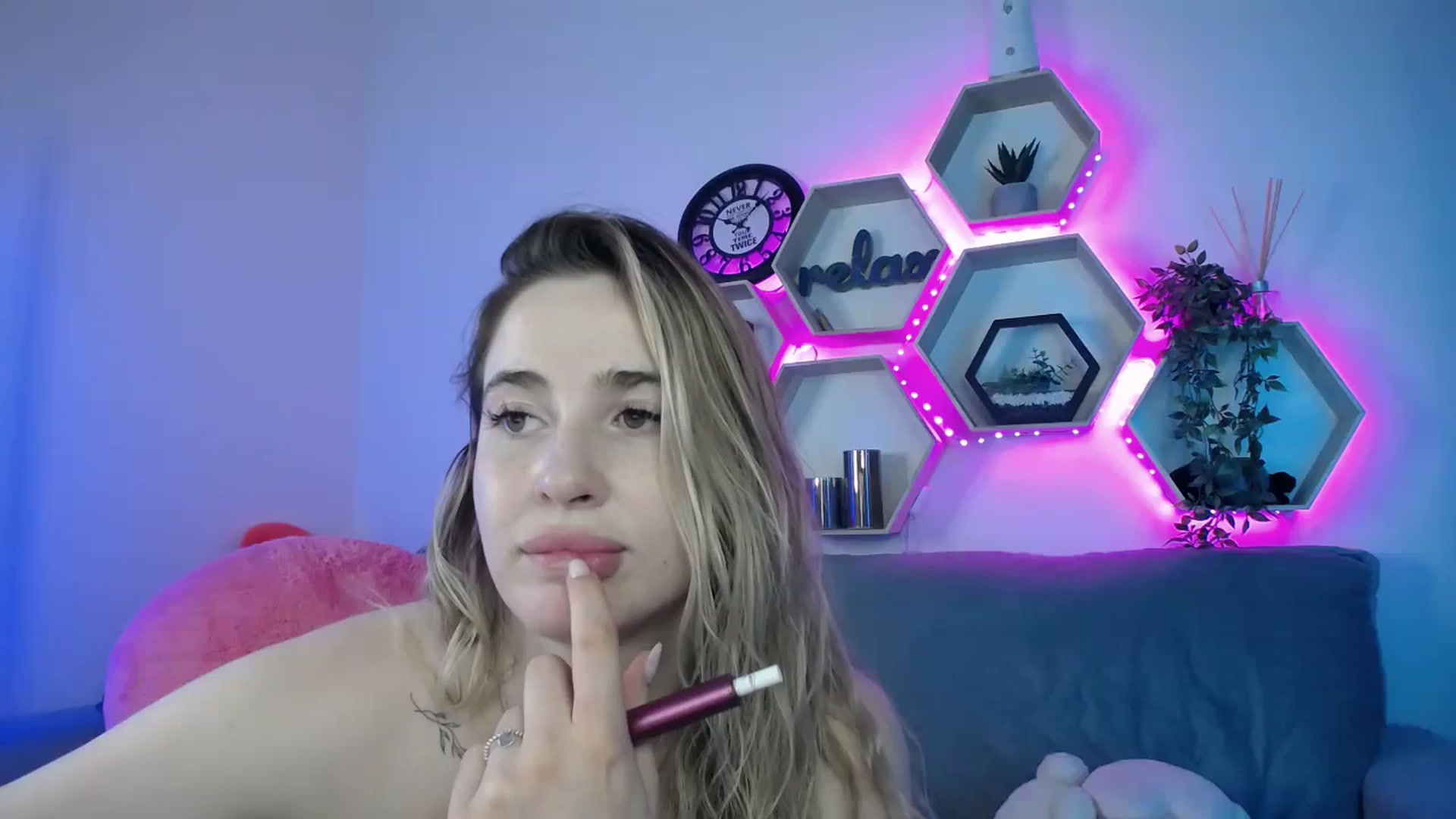 Gallery image thumbnail from SabrinaViolet's myfreecams stream on, 07/29/2025, 11:56 image 13 of 20