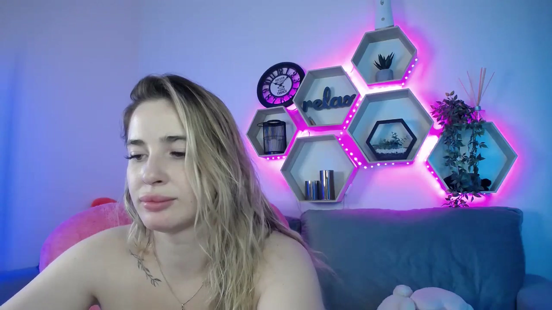 Gallery image thumbnail from SabrinaViolet's myfreecams stream on, 07/29/2025, 11:56 image 8 of 20