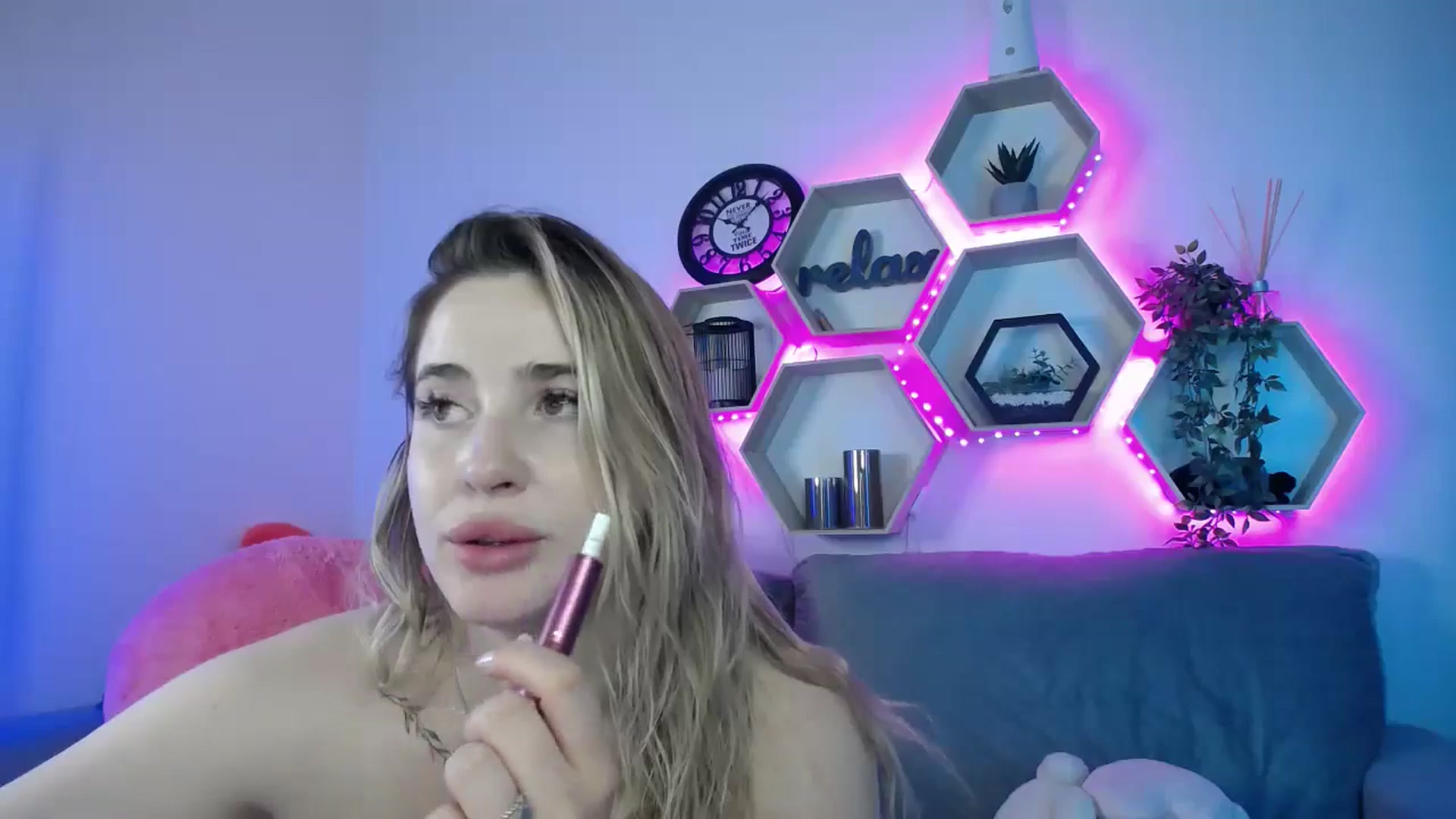 Gallery image thumbnail from SabrinaViolet's myfreecams stream on, 07/29/2025, 11:56 image 11 of 20