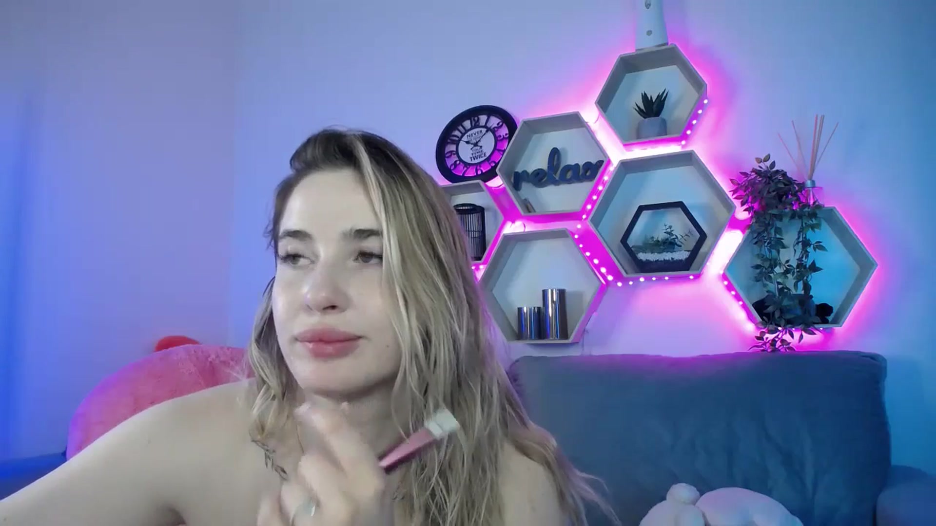 Gallery image thumbnail from SabrinaViolet's myfreecams stream on, 07/29/2025, 11:56 image 12 of 20