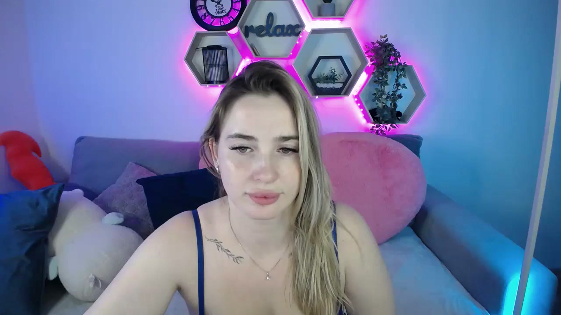 Gallery image thumbnail from SabrinaViolet's myfreecams stream on, 08/10/2025, 13:23 image 12 of 20