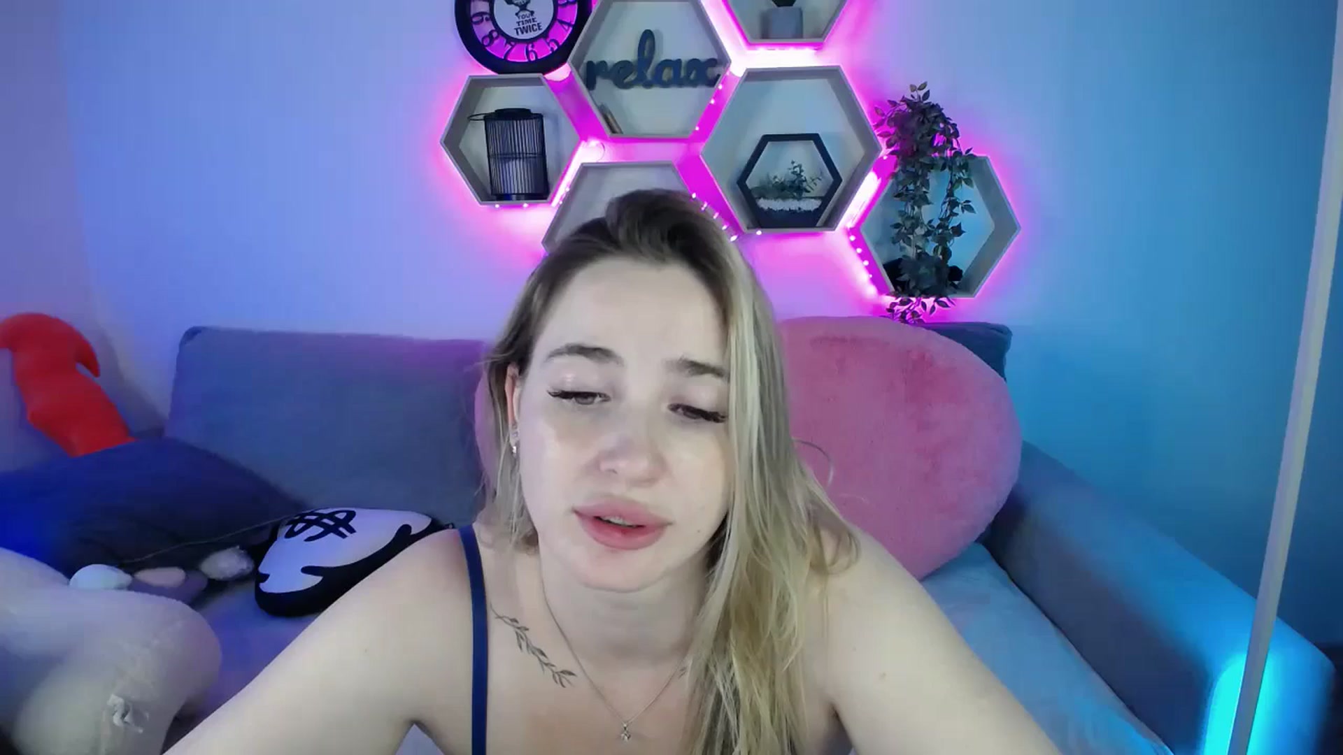 Gallery image thumbnail from SabrinaViolet's myfreecams stream on, 08/10/2025, 13:23 image 1 of 20