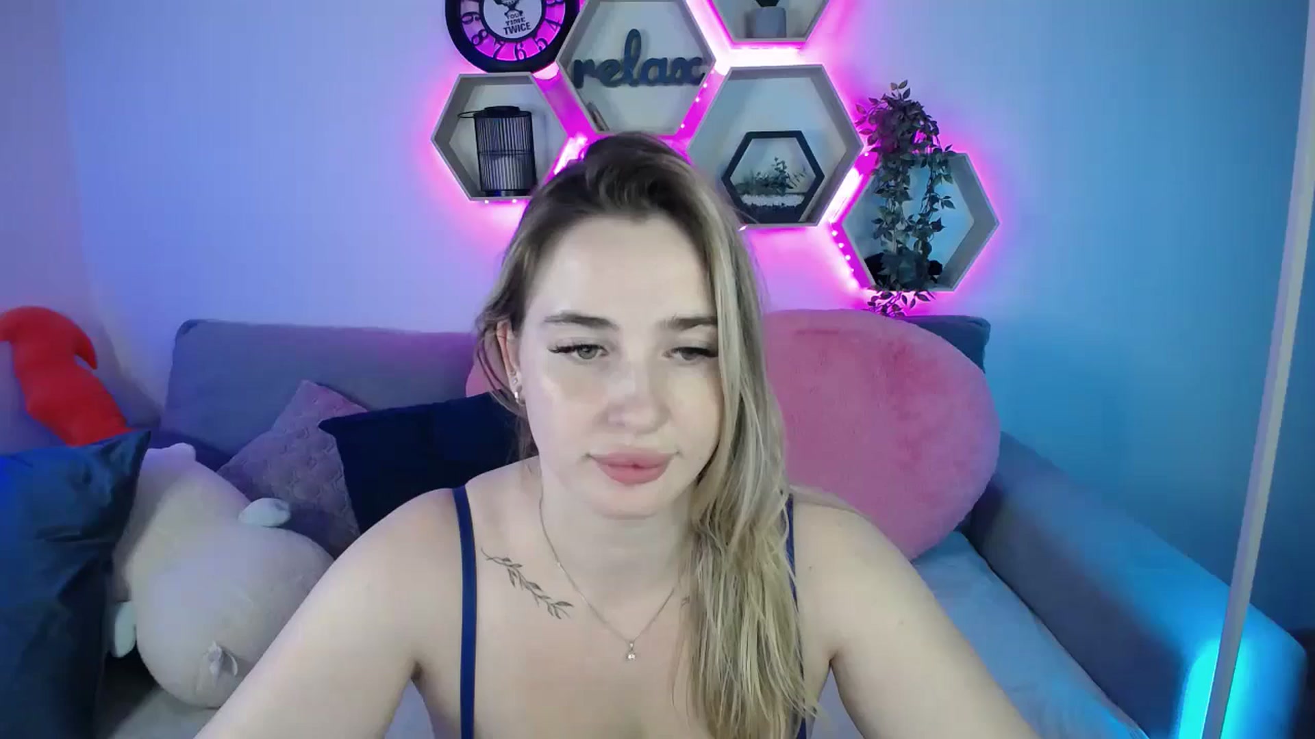 Gallery image thumbnail from SabrinaViolet's myfreecams stream on, 08/10/2025, 13:23 image 11 of 20