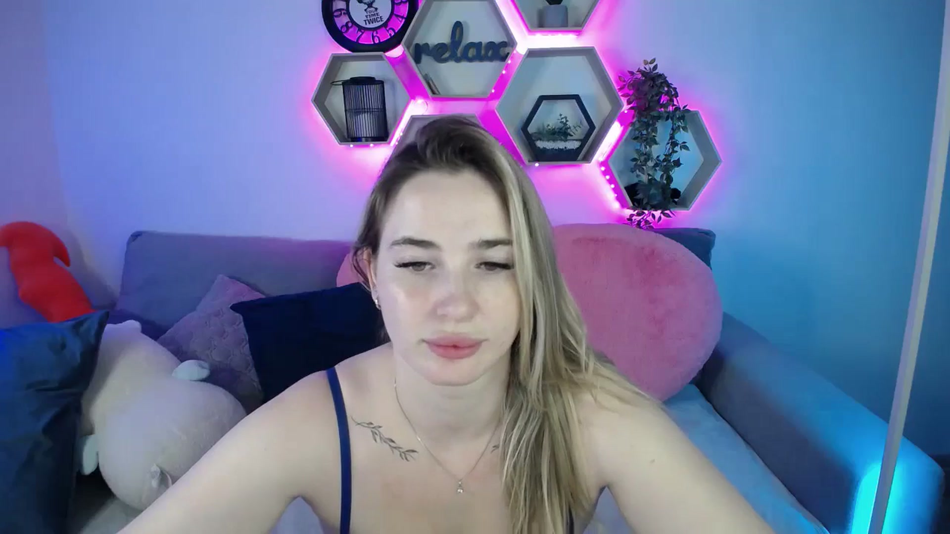 Gallery image thumbnail from SabrinaViolet's myfreecams stream on, 08/10/2025, 13:23 image 5 of 20