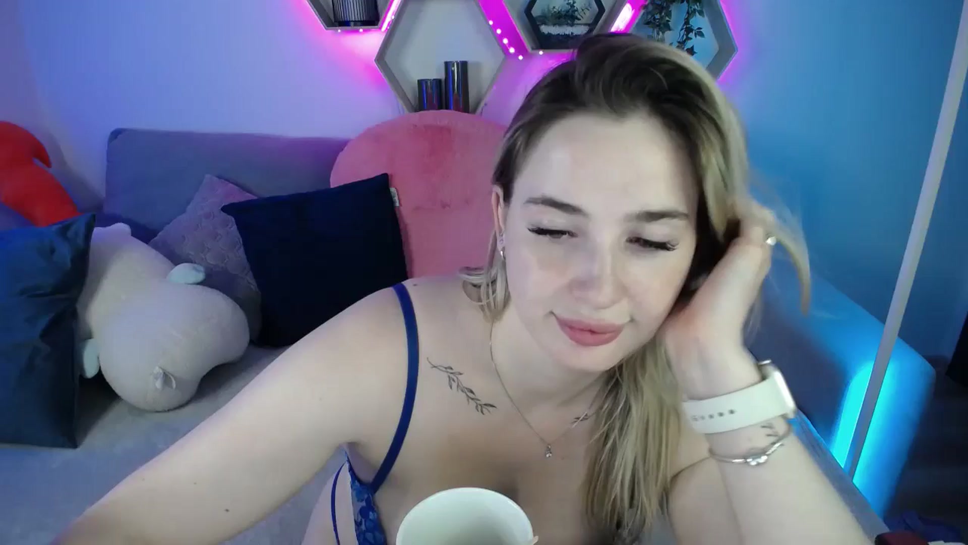 Gallery image thumbnail from SabrinaViolet's myfreecams stream on, 08/10/2025, 13:23 image 19 of 20