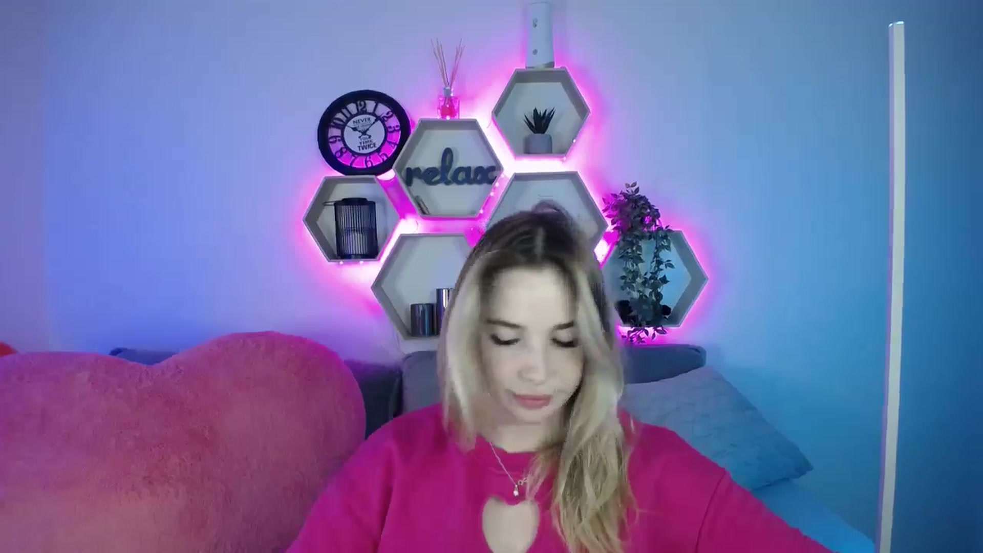 Gallery image thumbnail from SabrinaViolet's myfreecams stream on, 08/15/2025, 10:01 image 6 of 20