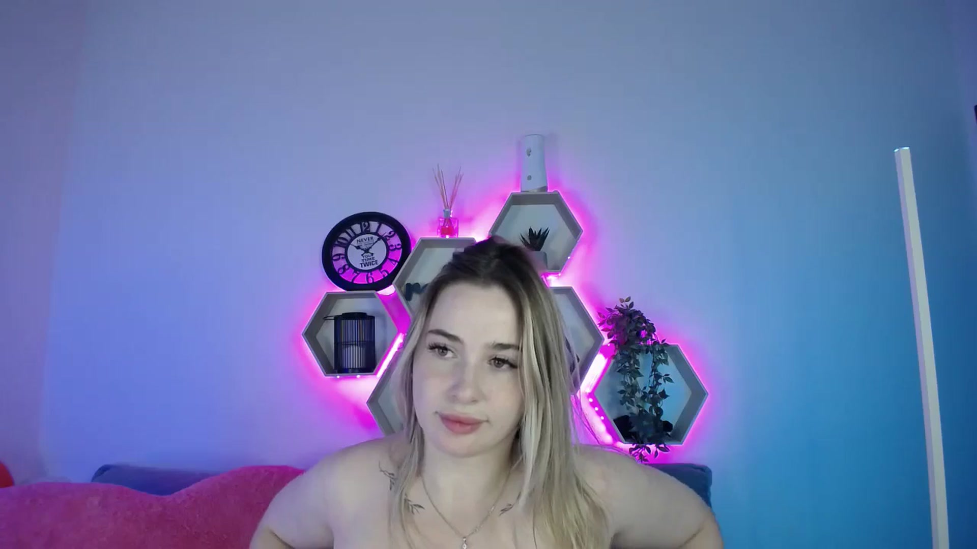 Gallery image thumbnail from SabrinaViolet's myfreecams stream on, 08/17/2025, 10:23 image 2 of 20