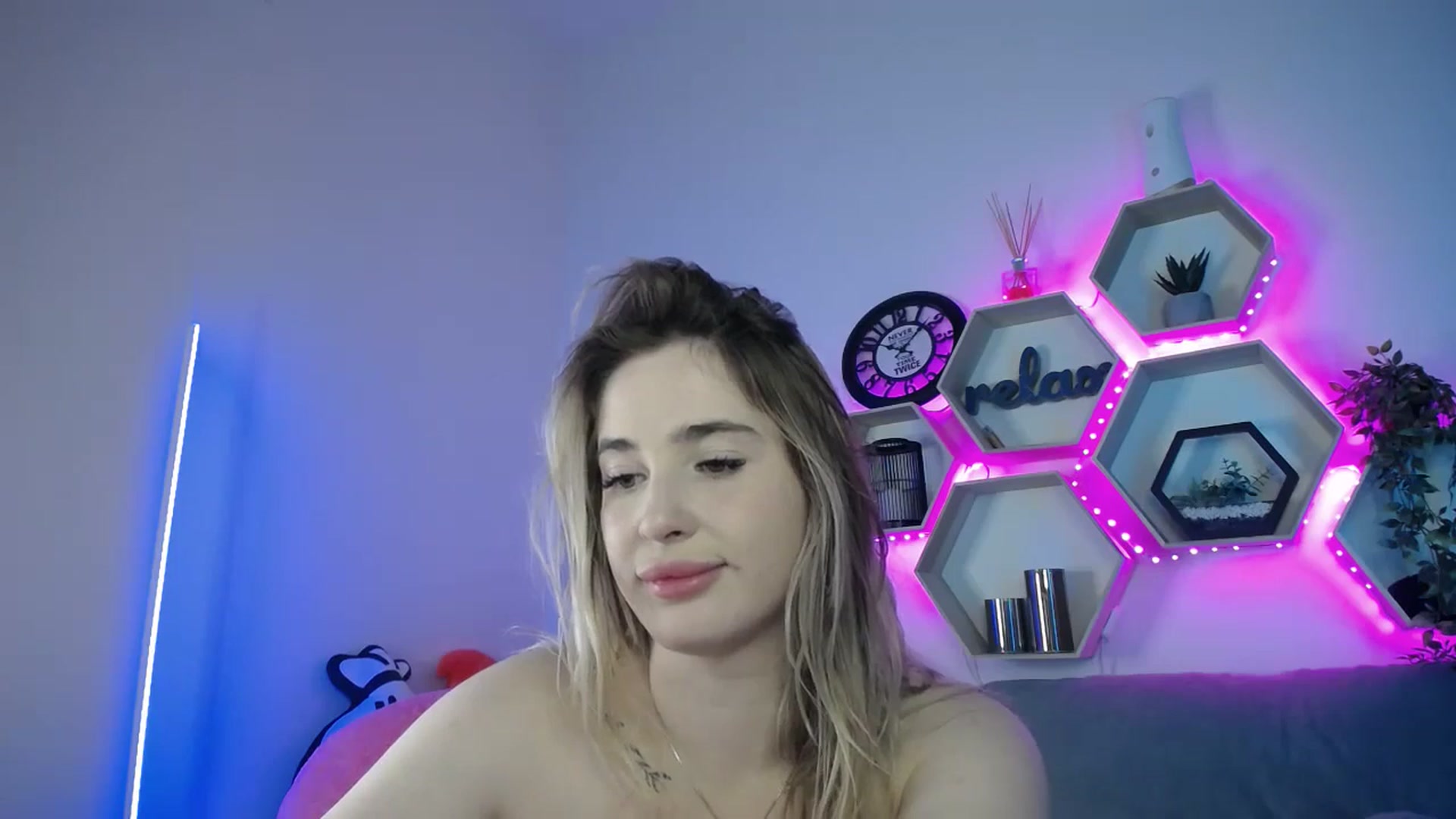 Gallery image thumbnail from SabrinaViolet's myfreecams stream on, 08/23/2025, 11:32 image 15 of 20