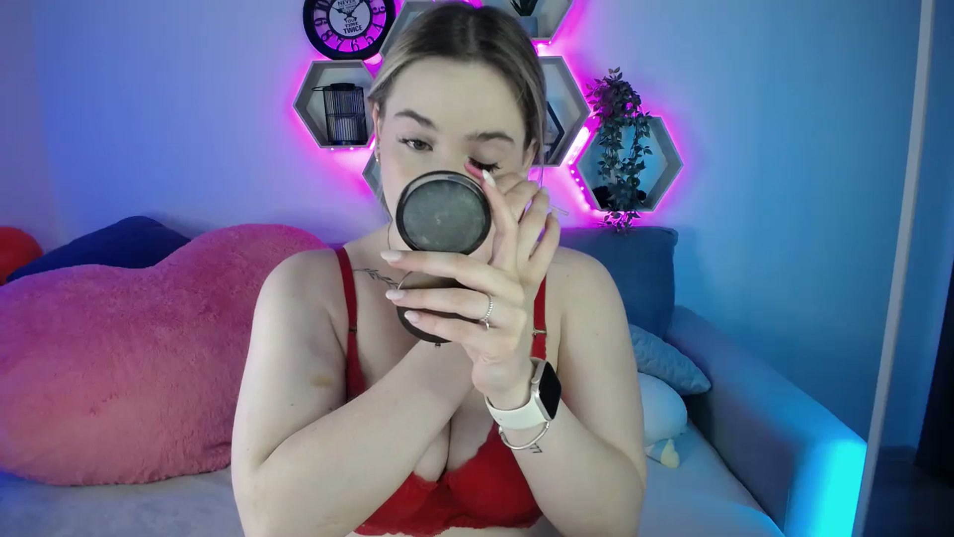 Gallery image thumbnail from SabrinaViolet's myfreecams stream on, 08/24/2025, 09:15 image 17 of 20