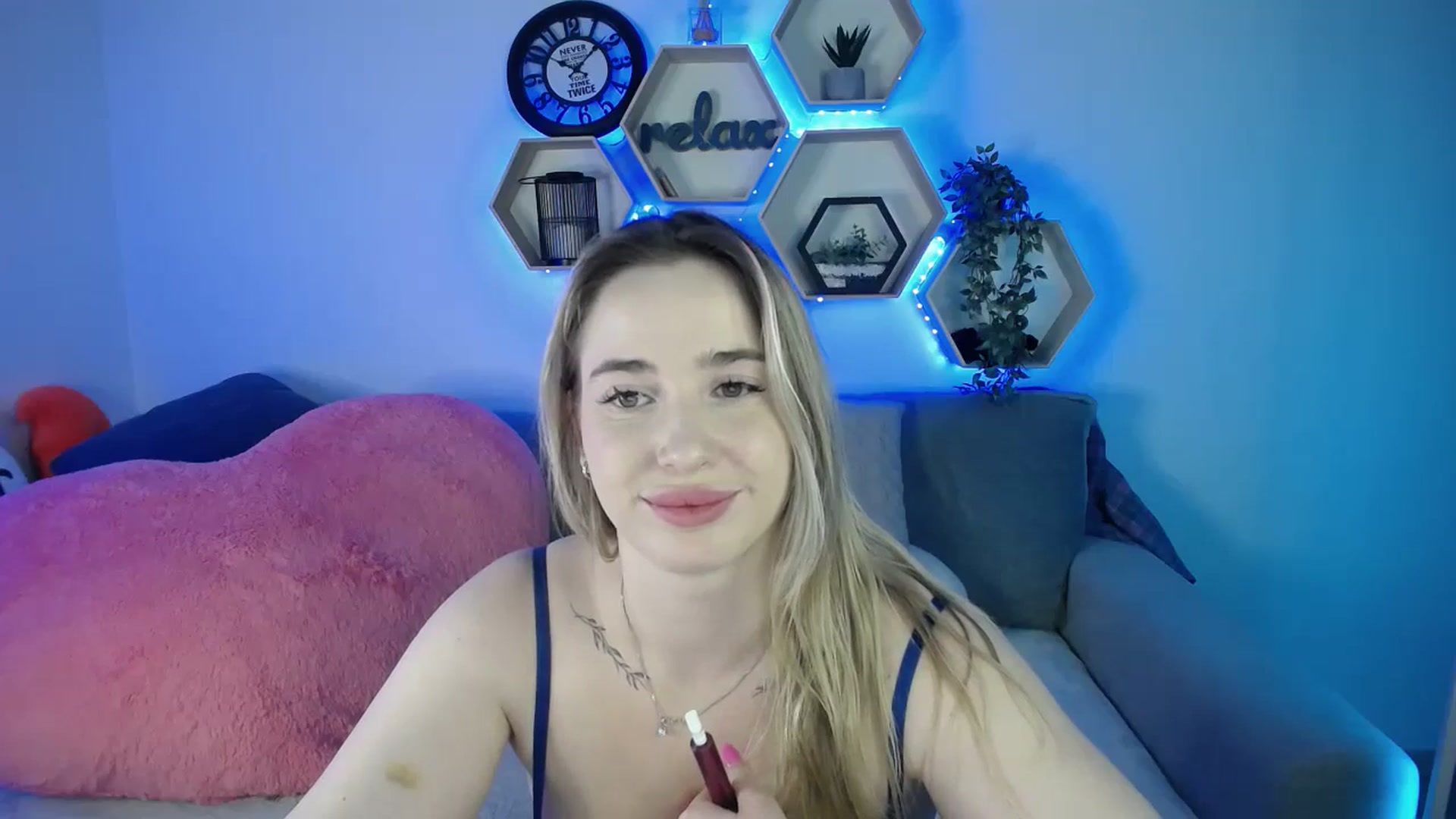Gallery image thumbnail from SabrinaViolet's myfreecams stream on, 08/25/2025, 12:10 image 11 of 20