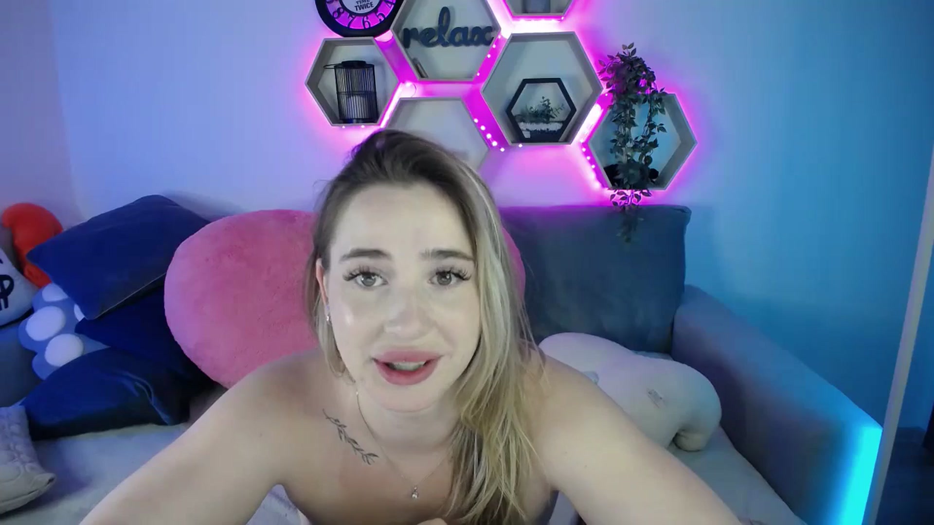 Gallery image thumbnail from SabrinaViolet's myfreecams stream on, 09/05/2025, 13:22 image 7 of 20