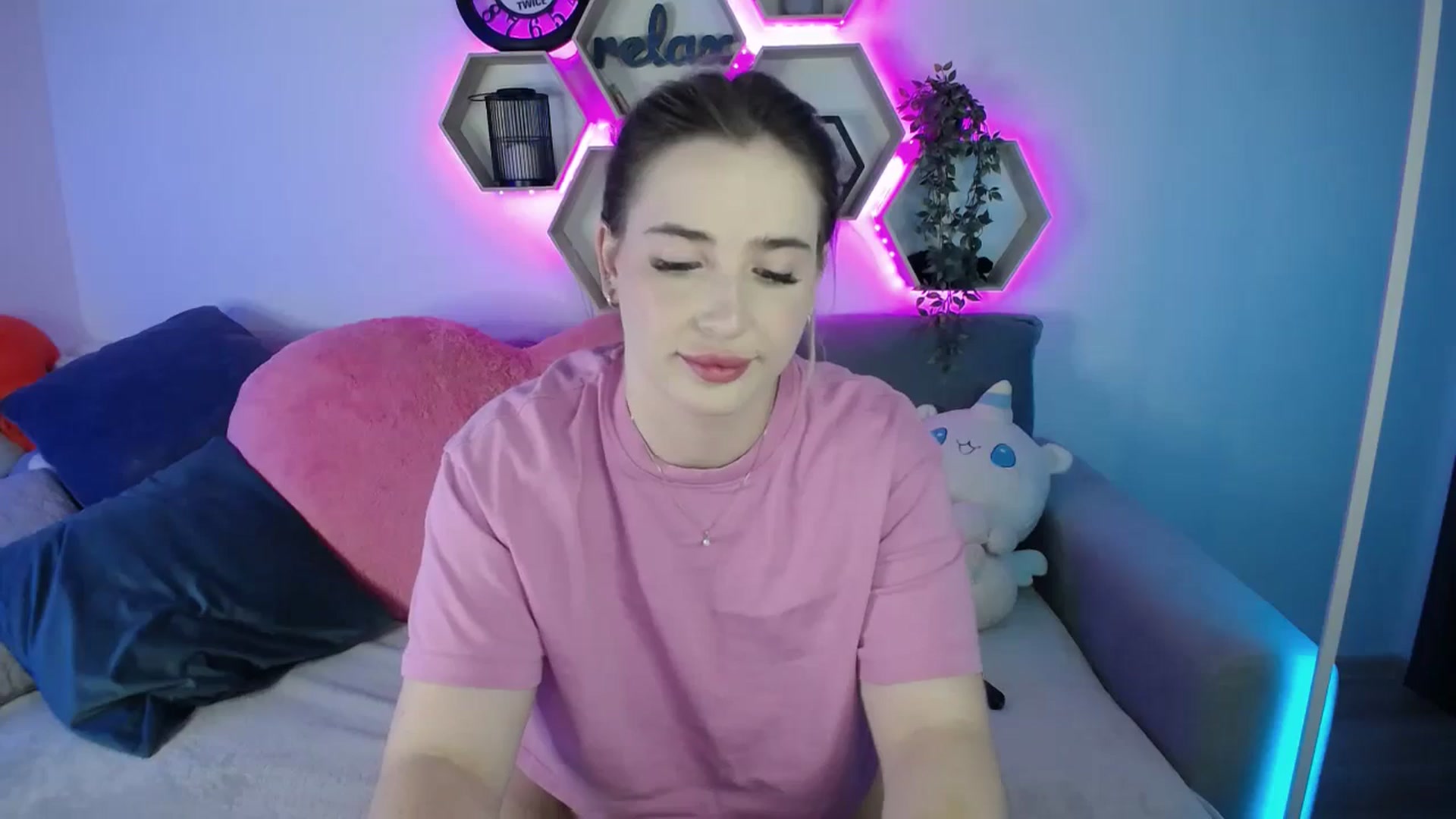 Gallery image thumbnail from SabrinaViolet's myfreecams stream on, 09/06/2025, 11:01 image 11 of 20