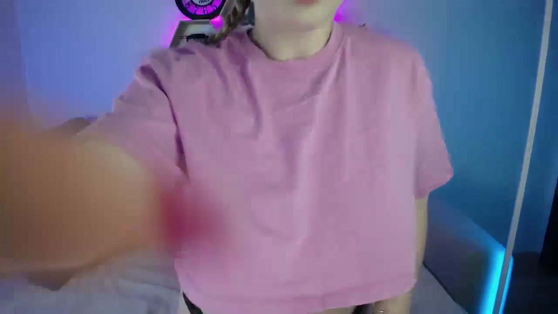 Gallery image thumbnail from SabrinaViolet's myfreecams stream on, 09/06/2025, 11:01 image 8 of 20