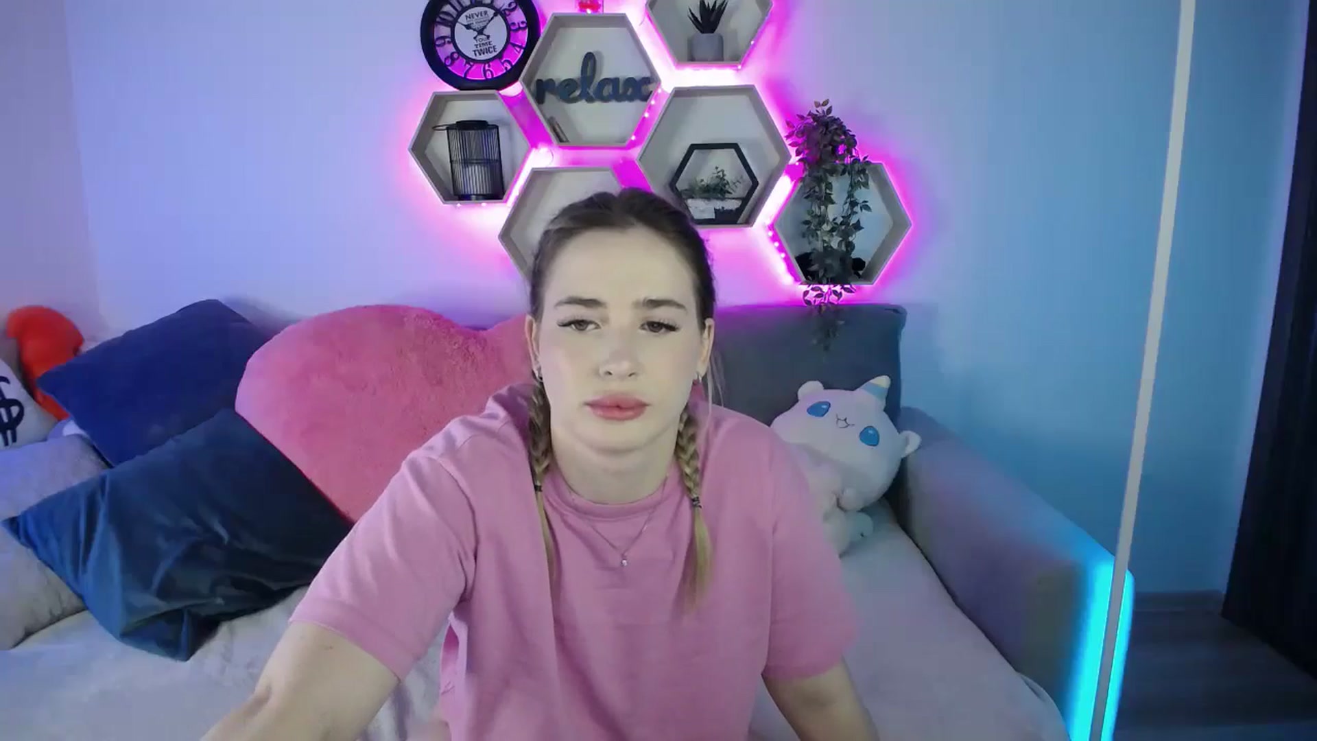 Gallery image thumbnail from SabrinaViolet's myfreecams stream on, 09/06/2025, 11:01 image 20 of 20