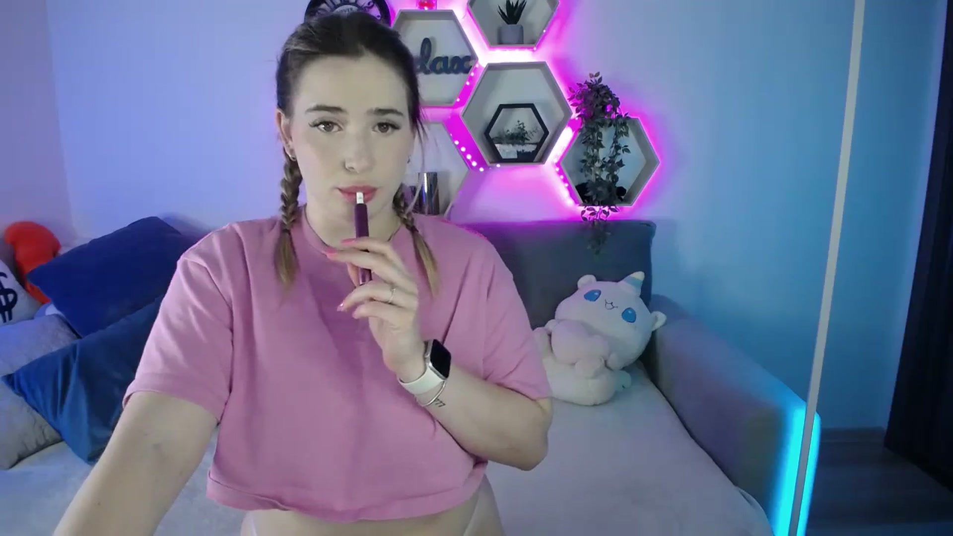Gallery image thumbnail from SabrinaViolet's myfreecams stream on, 09/06/2025, 11:01 image 18 of 20