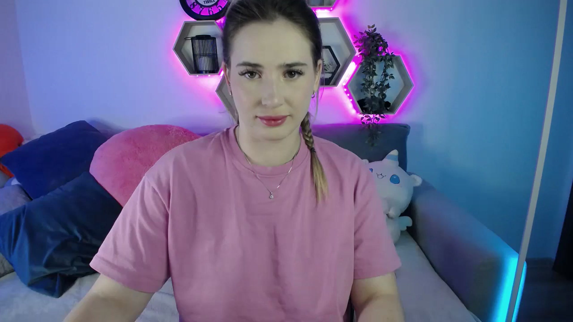 Gallery image thumbnail from SabrinaViolet's myfreecams stream on, 09/06/2025, 11:01 image 9 of 20