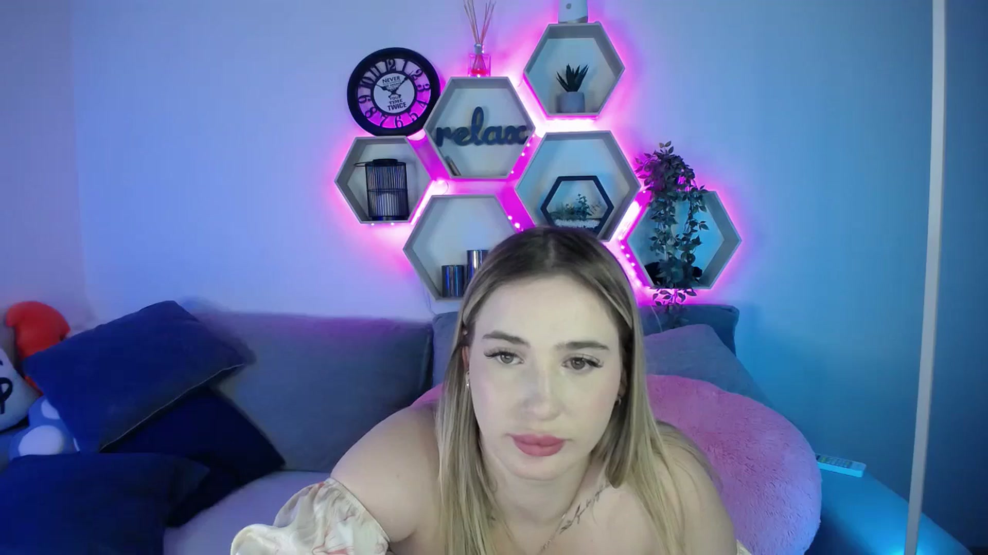 Gallery image thumbnail from SabrinaViolet's myfreecams stream on, 09/07/2025, 12:45 image 7 of 20