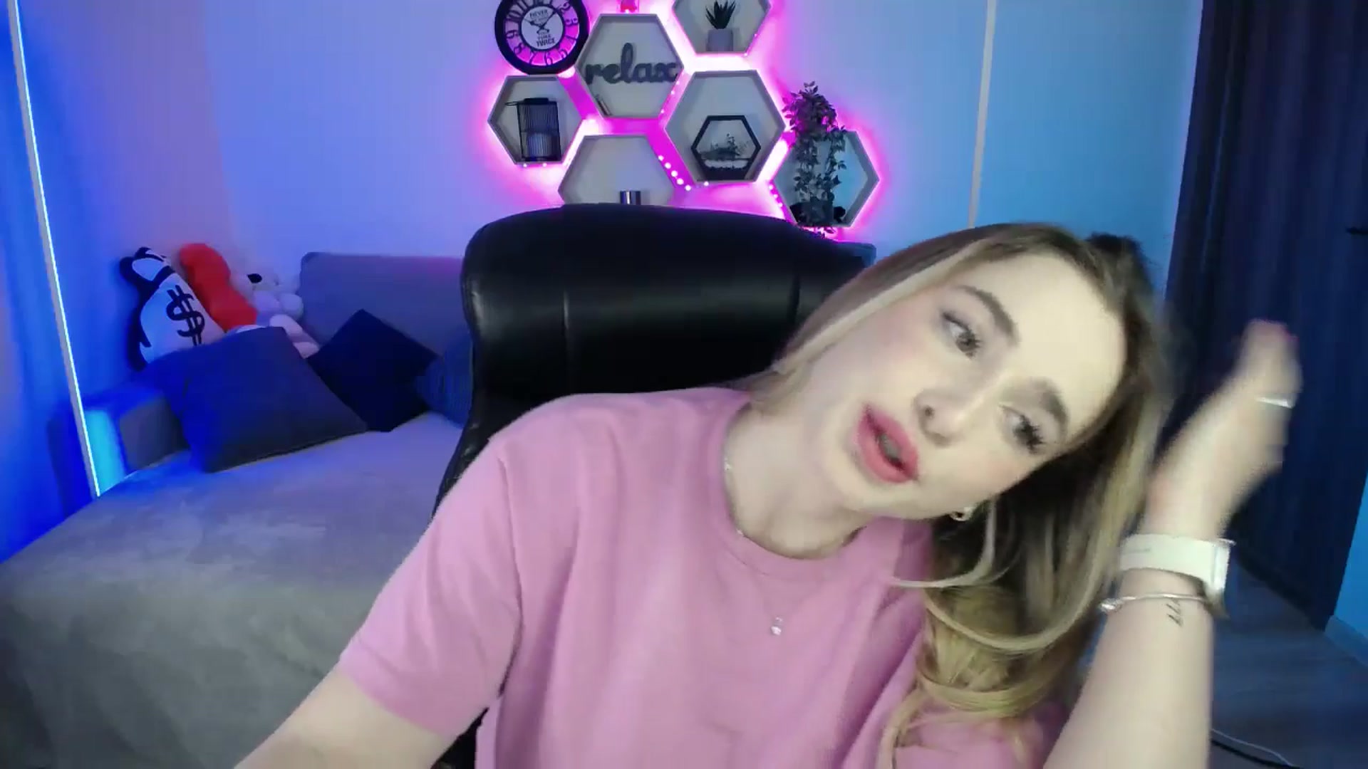 Gallery image thumbnail from SabrinaViolet's myfreecams stream on, 09/08/2025, 09:45 image 11 of 20