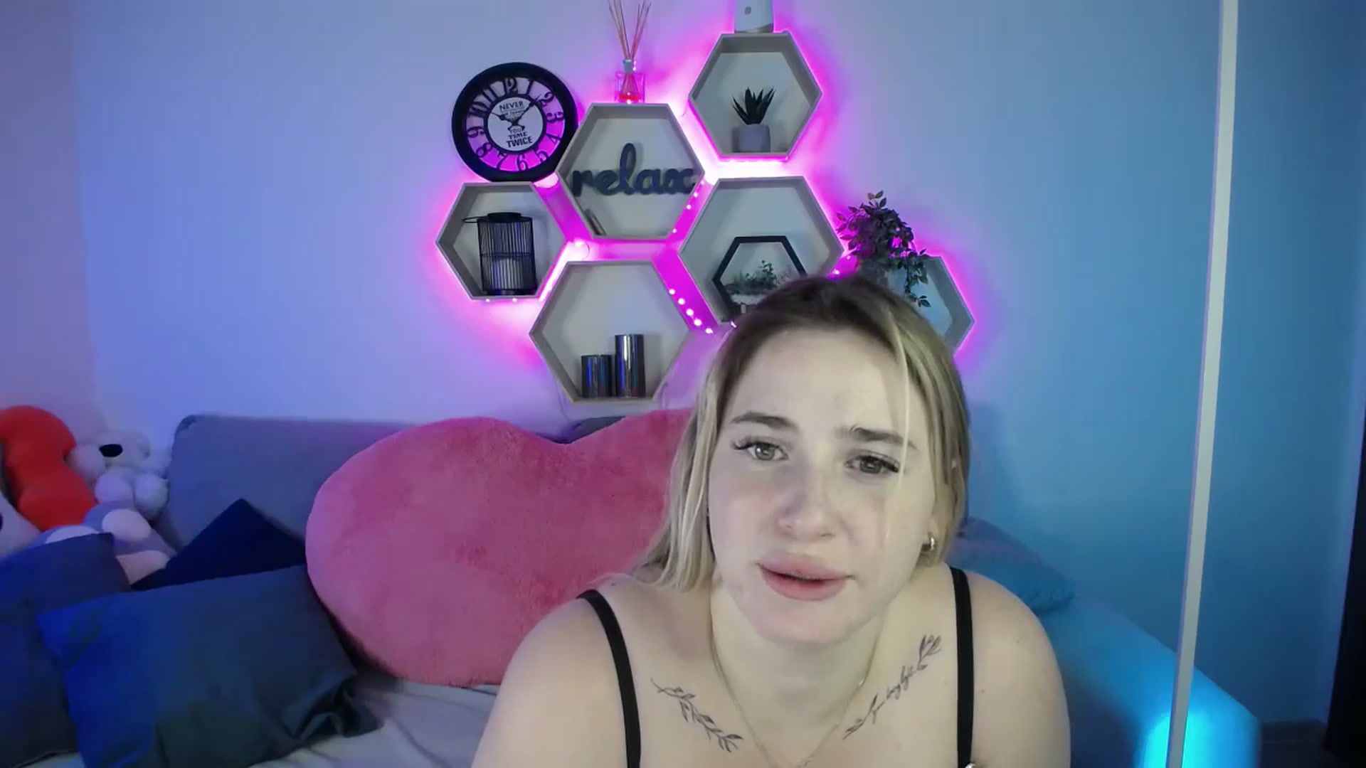 Gallery image thumbnail from SabrinaViolet's myfreecams stream on, 09/09/2025, 12:19 image 20 of 20