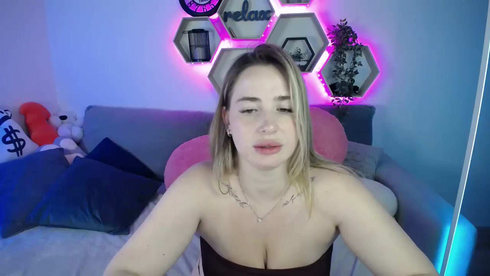 Gallery image thumbnail from SabrinaViolet's myfreecams stream on, 09/13/2025, 13:55 image 20 of 20