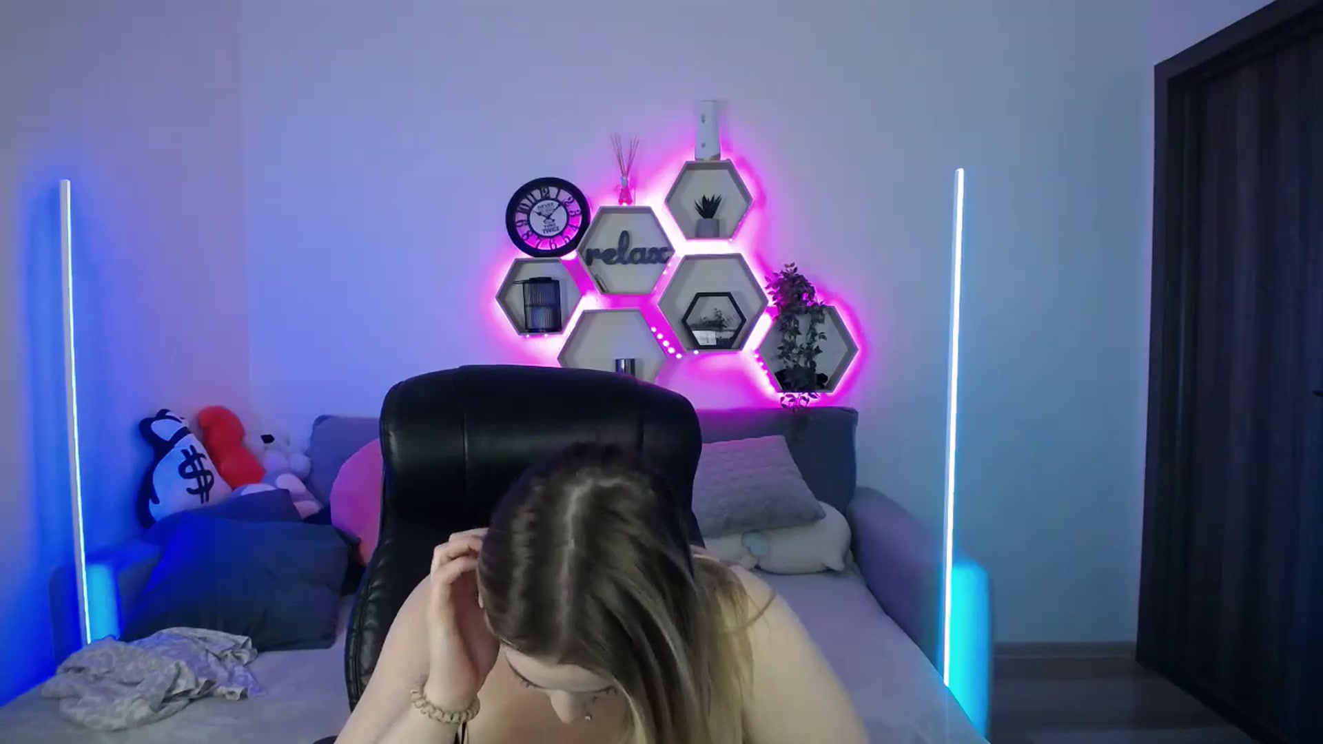 Gallery image thumbnail from SabrinaViolet's myfreecams stream on, 09/16/2025, 09:52 image 16 of 20