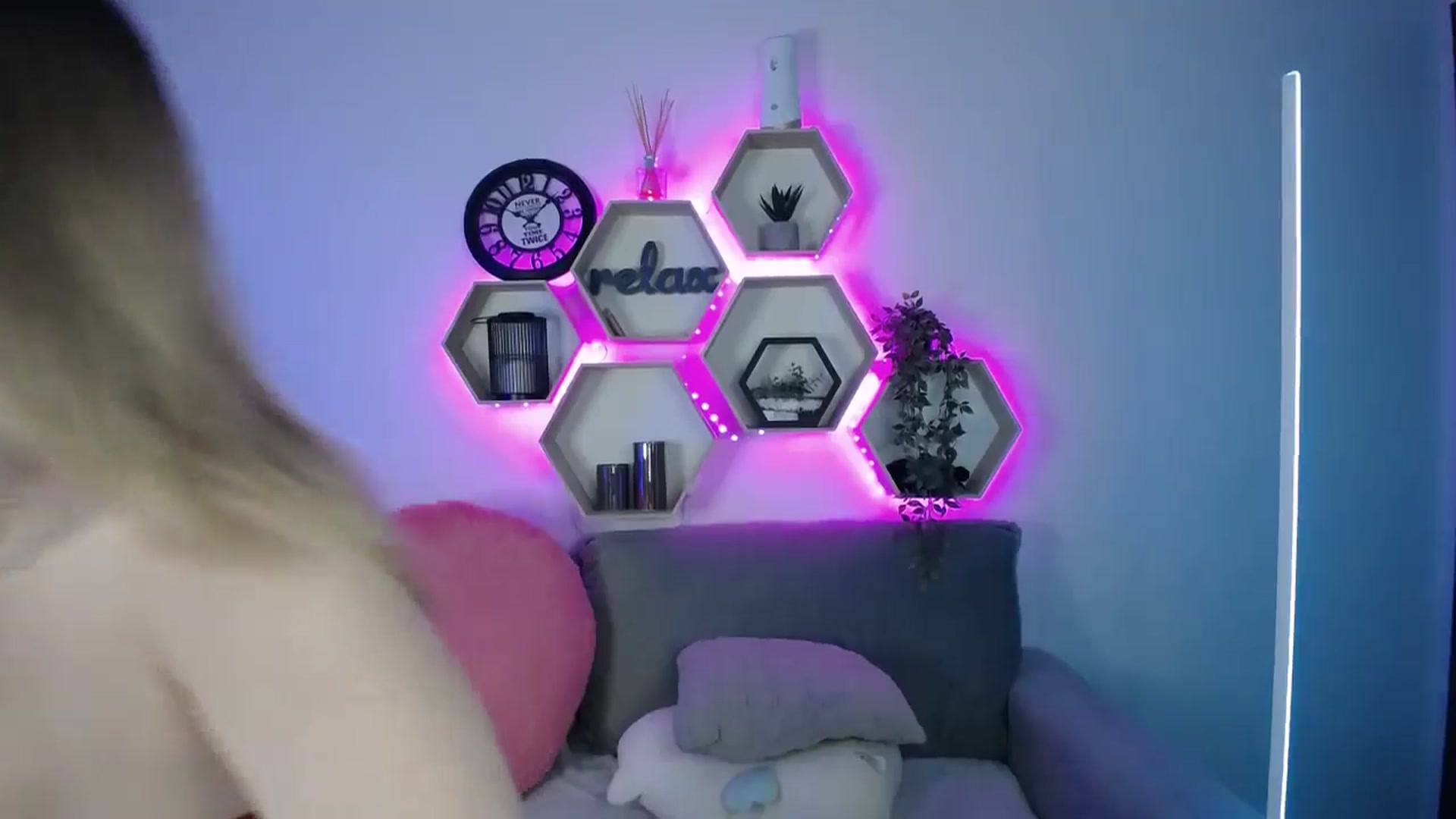 Gallery image thumbnail from SabrinaViolet's myfreecams stream on, 09/19/2025, 13:48 image 13 of 20