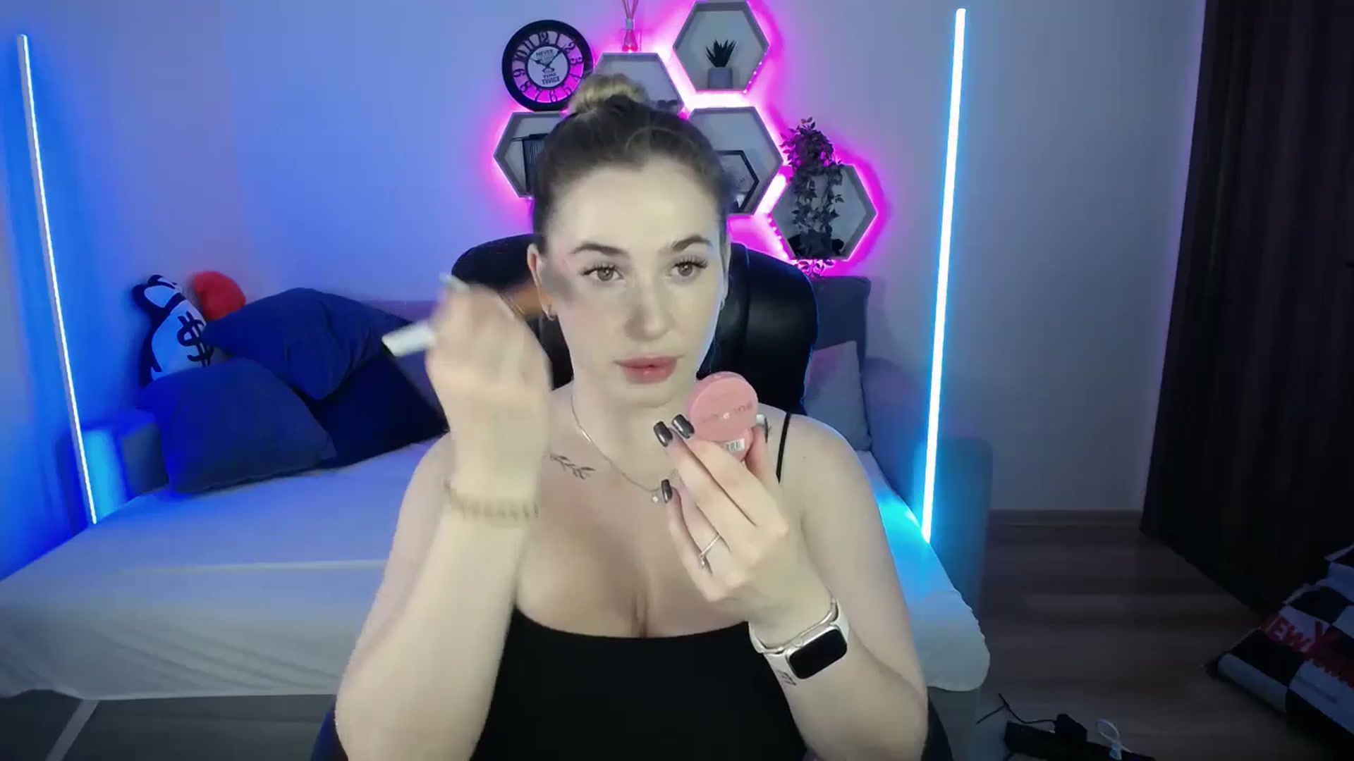 Gallery image thumbnail from SabrinaViolet's myfreecams stream on, 09/22/2025, 08:40 image 6 of 20