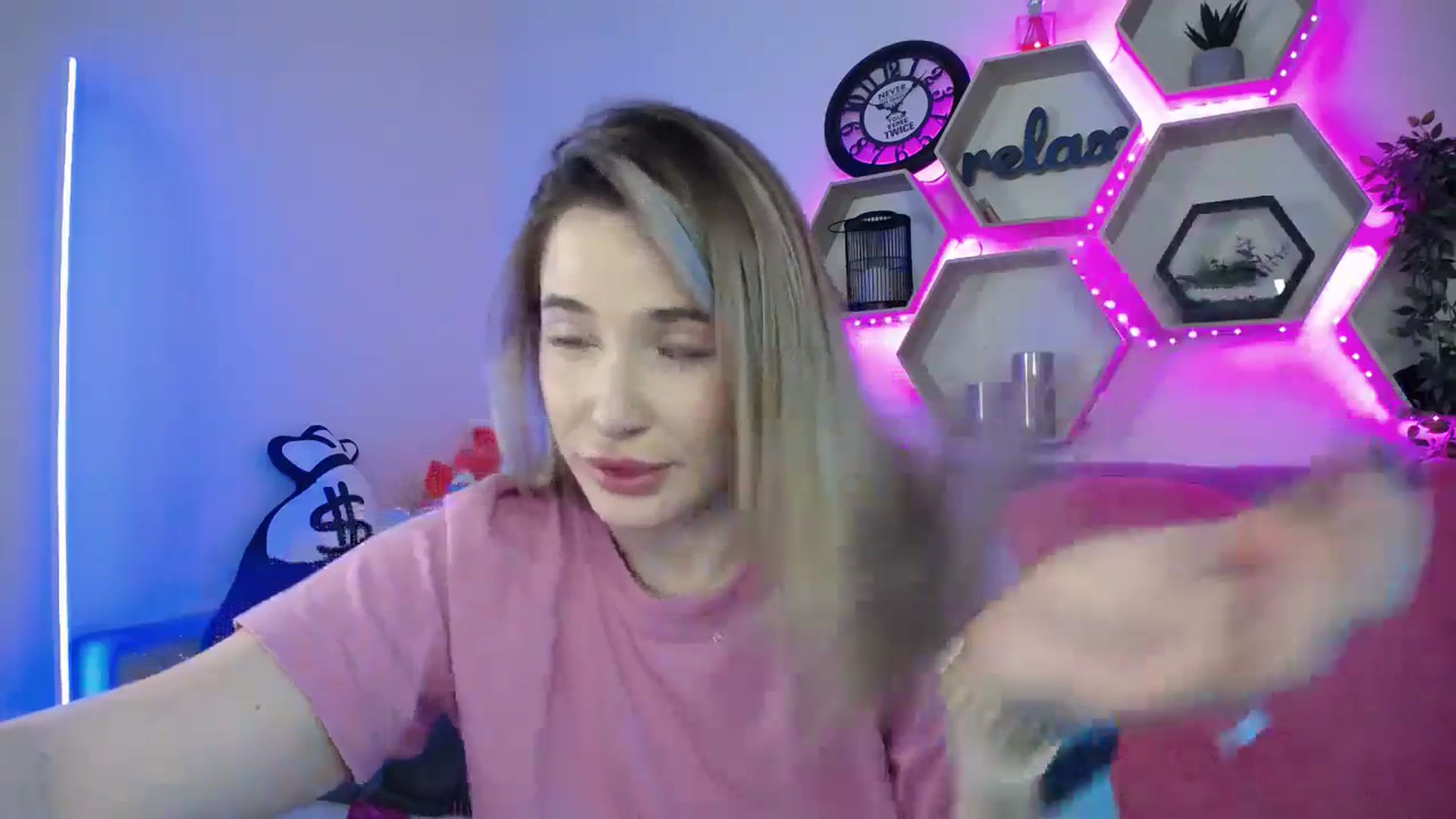 Gallery image thumbnail from SabrinaViolet's myfreecams stream on, 09/24/2025, 12:45 image 18 of 20
