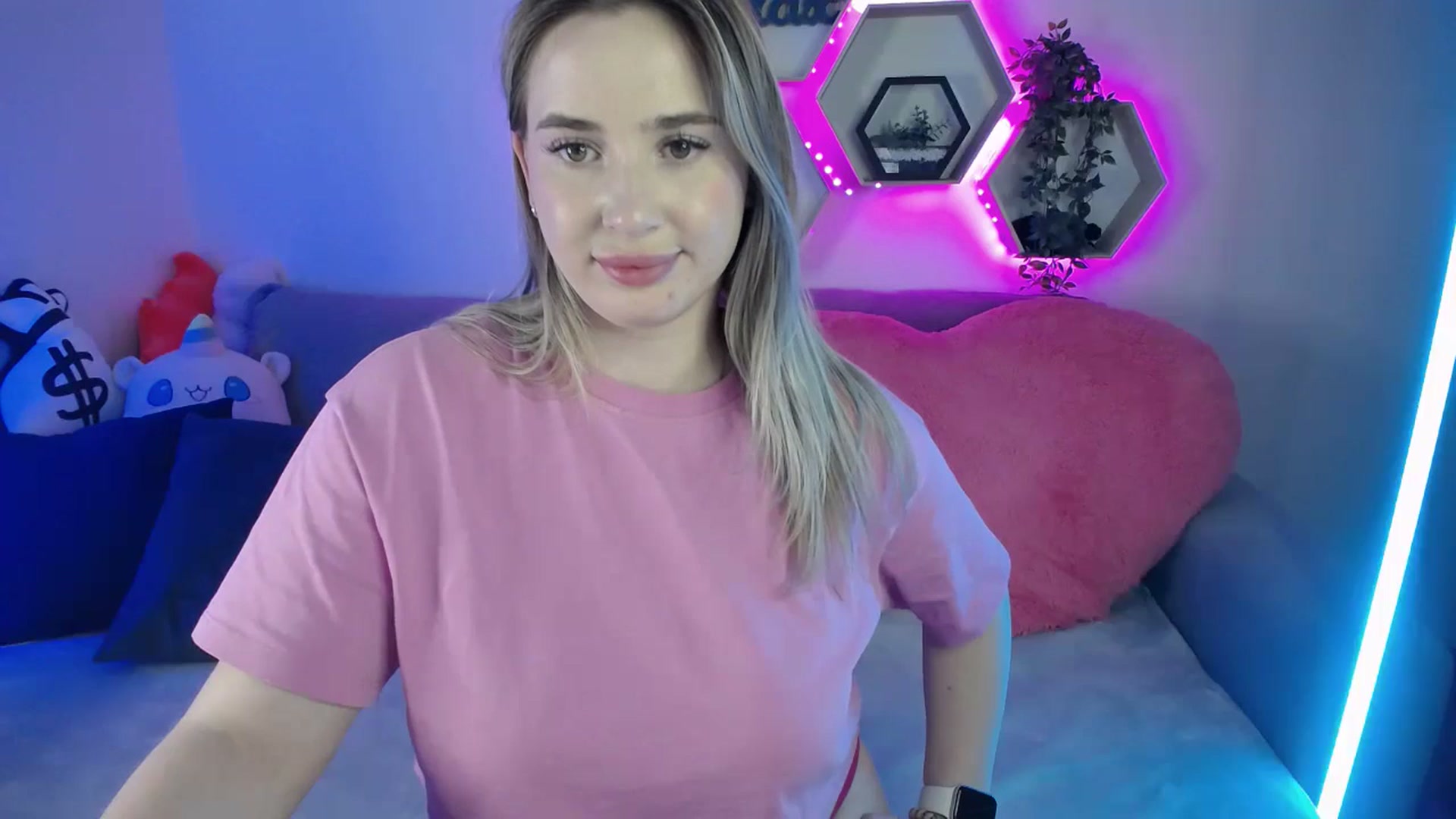 Gallery image thumbnail from SabrinaViolet's myfreecams stream on, 09/24/2025, 14:01 image 6 of 20
