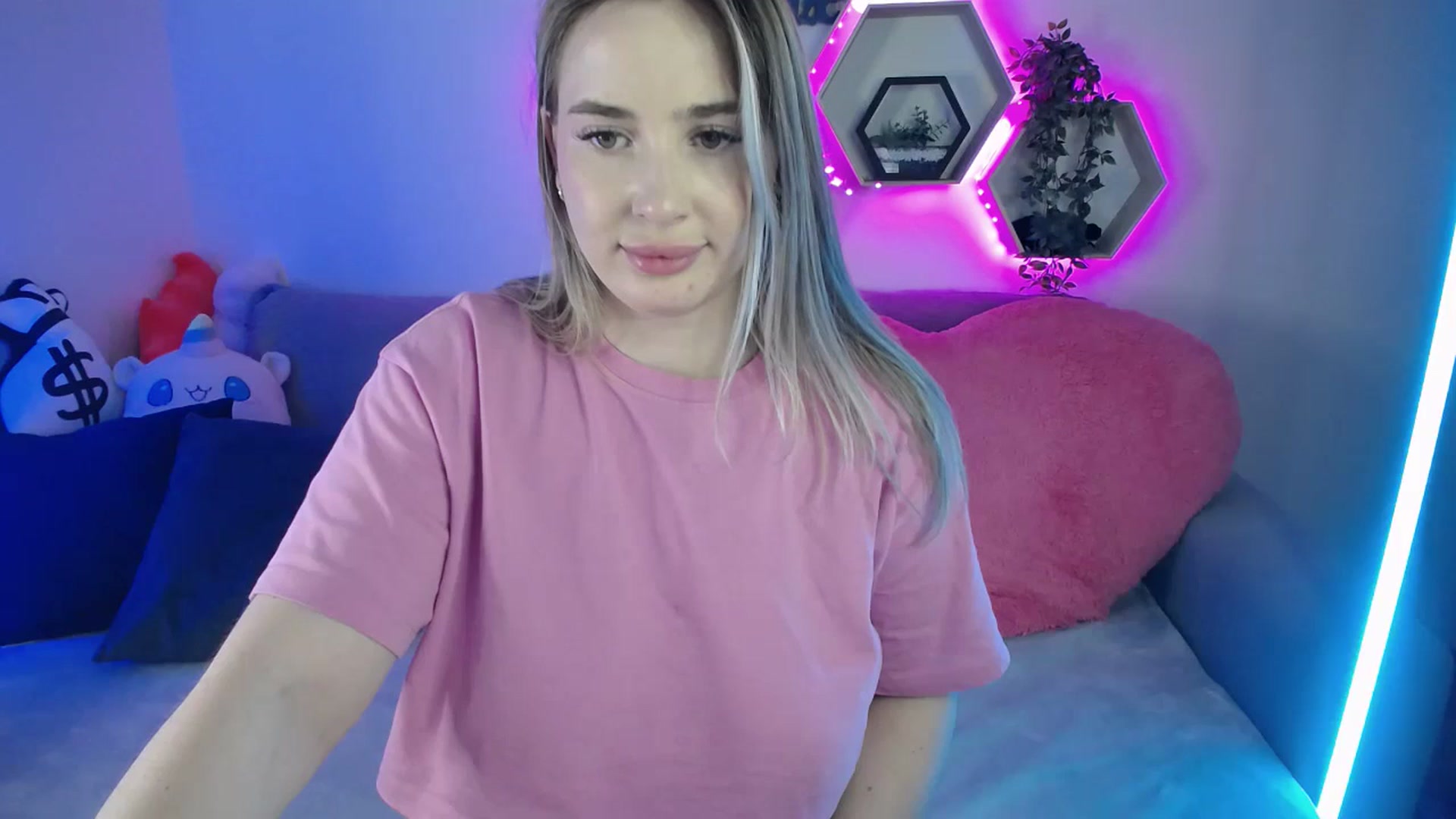 Gallery image thumbnail from SabrinaViolet's myfreecams stream on, 09/24/2025, 14:01 image 3 of 20